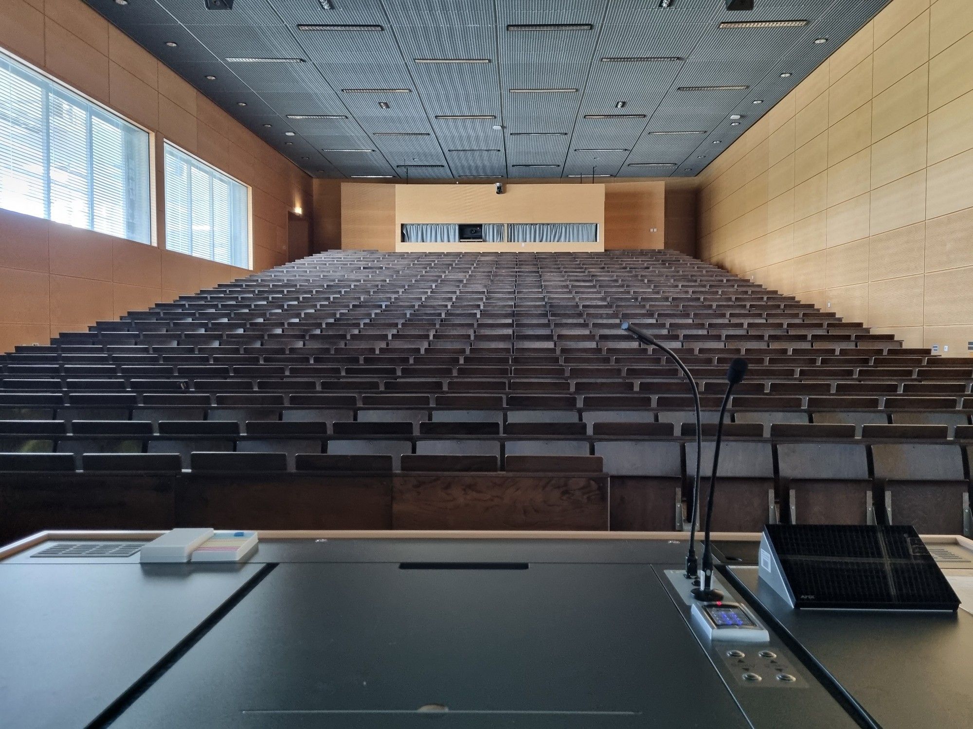 Leerer Hörsaal an der TU Dresden