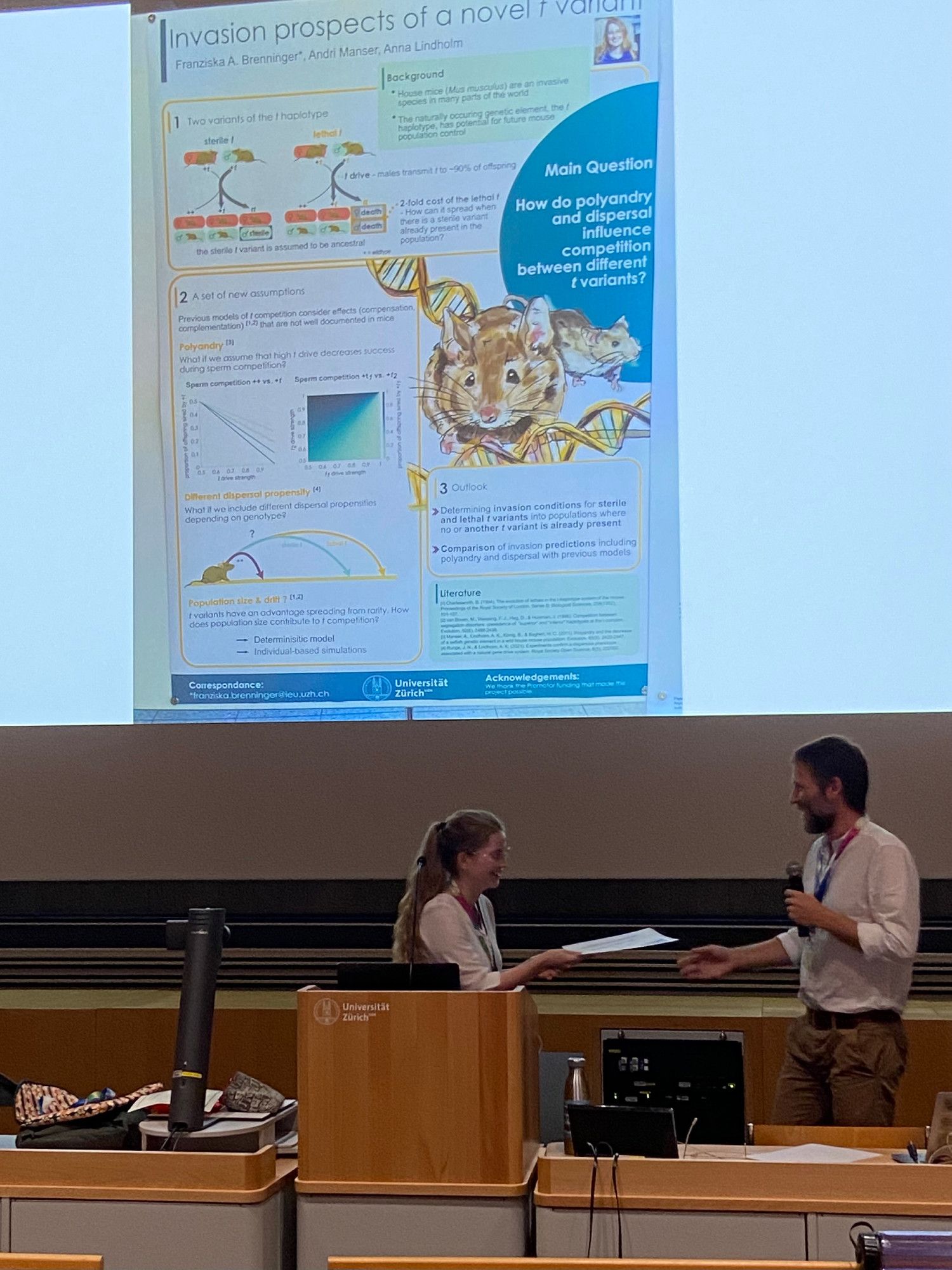 Franziska A. Brenninger accepting an award for poster “Invasion prospects of a novel t haplotype variant”