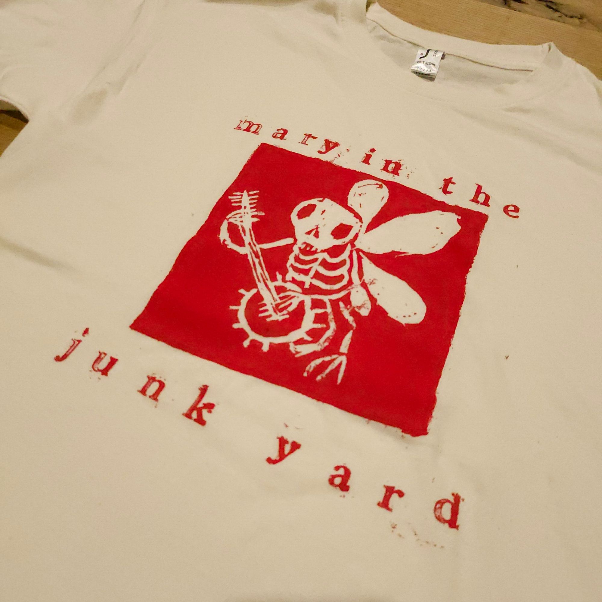 Bug tee