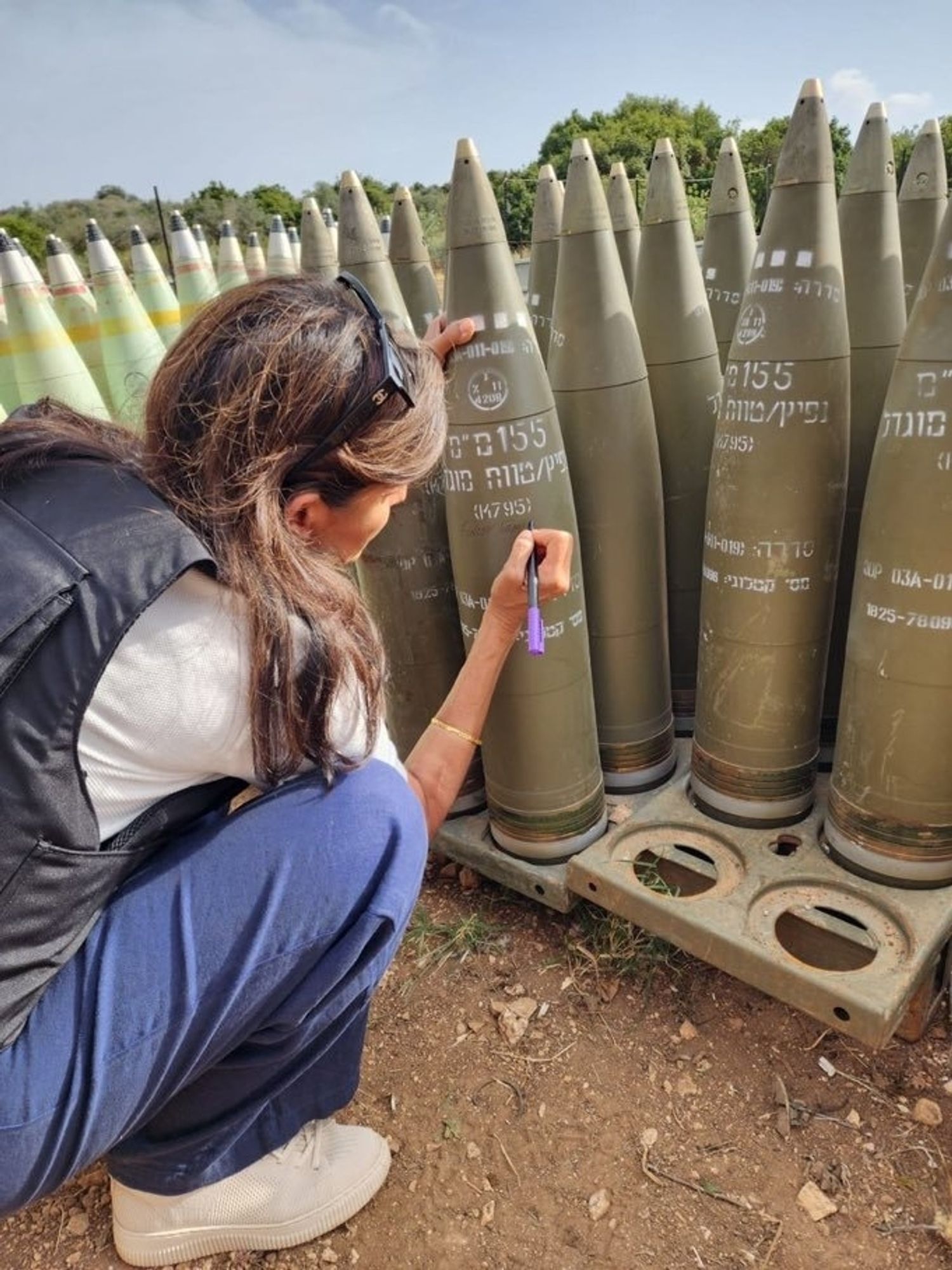 Nikki Haley writes Finish them on bombs being sent to Israel