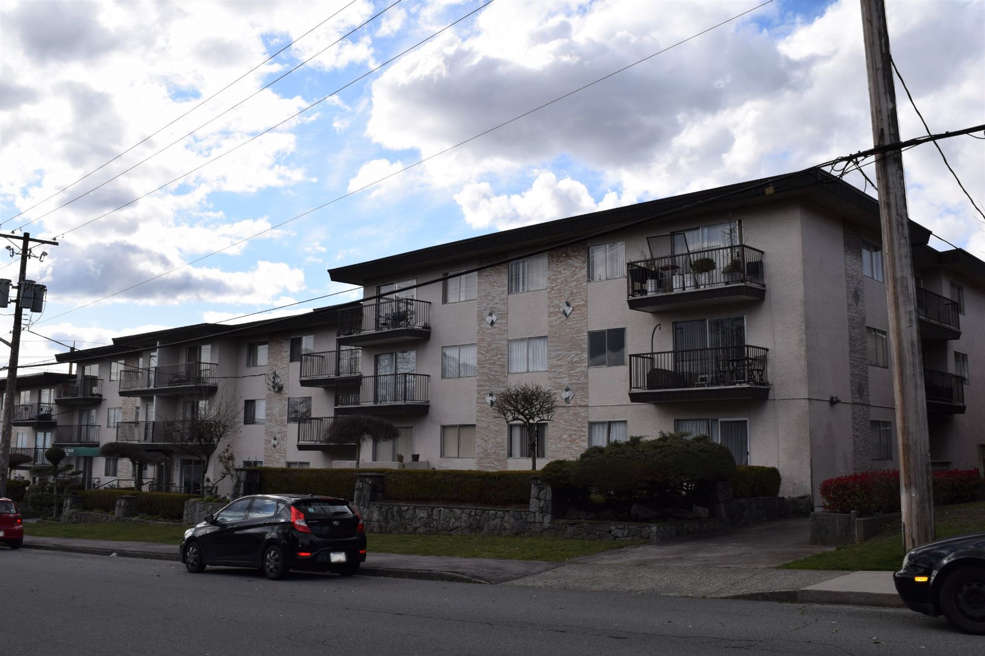 three-storey apartment building