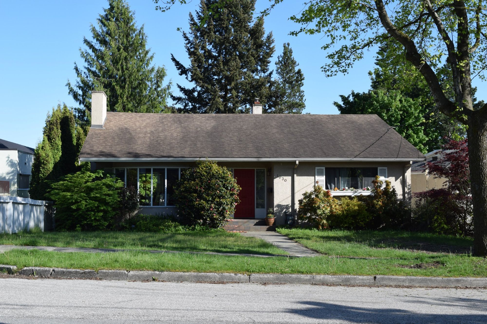 one-storey single-family house