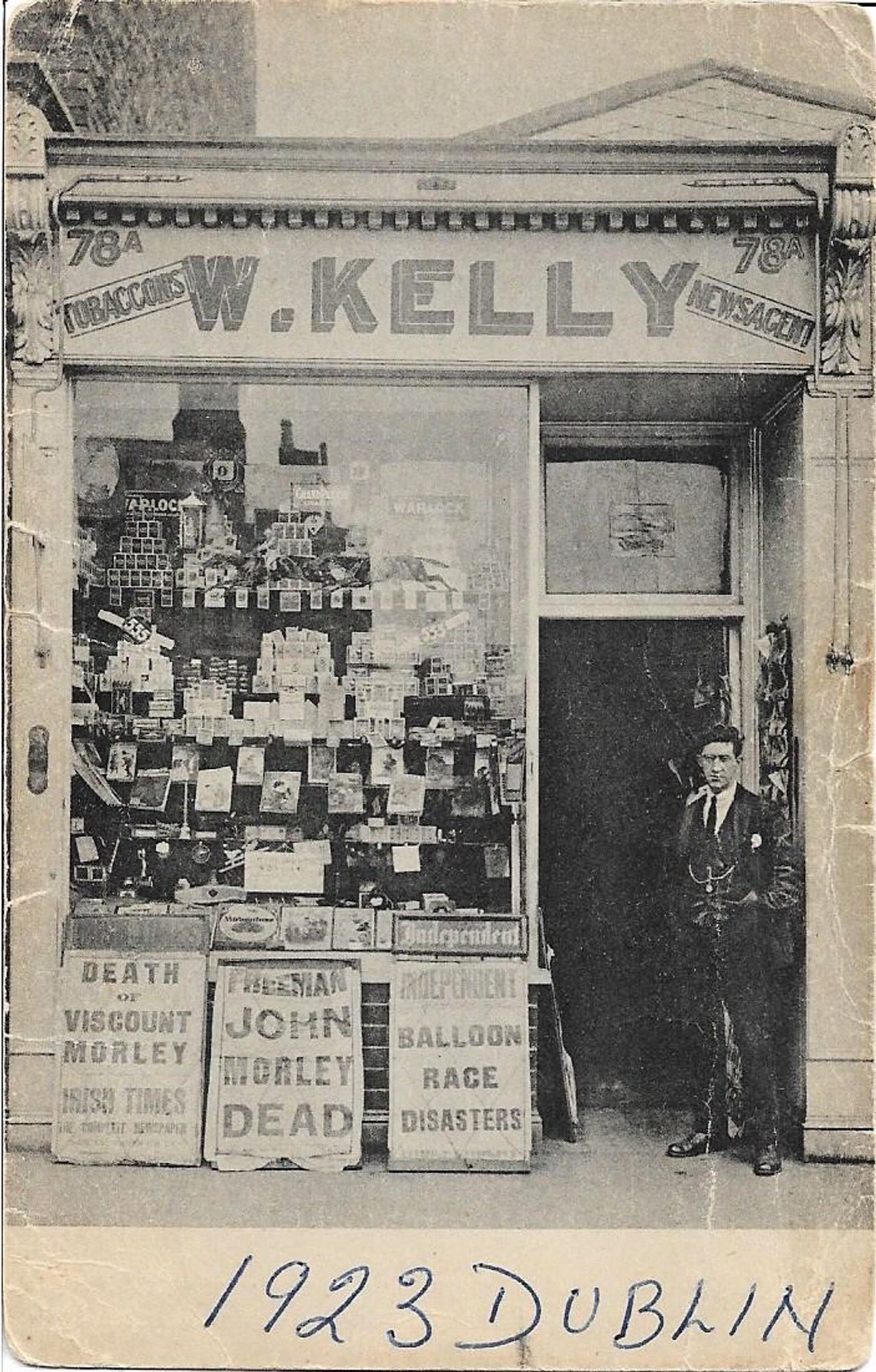 Photo of W. Kelly’s Newsagent’s shop in Dublin in 1923.