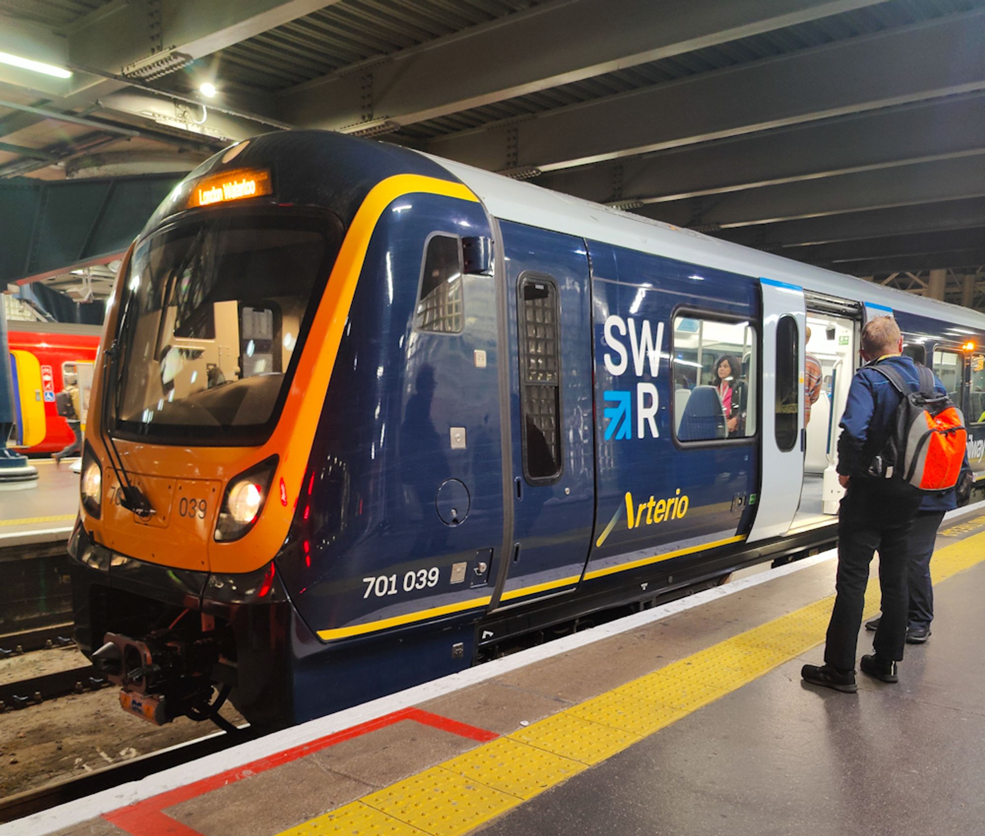 A blue SWR train awaiting departure with the name Arterio printed on the side