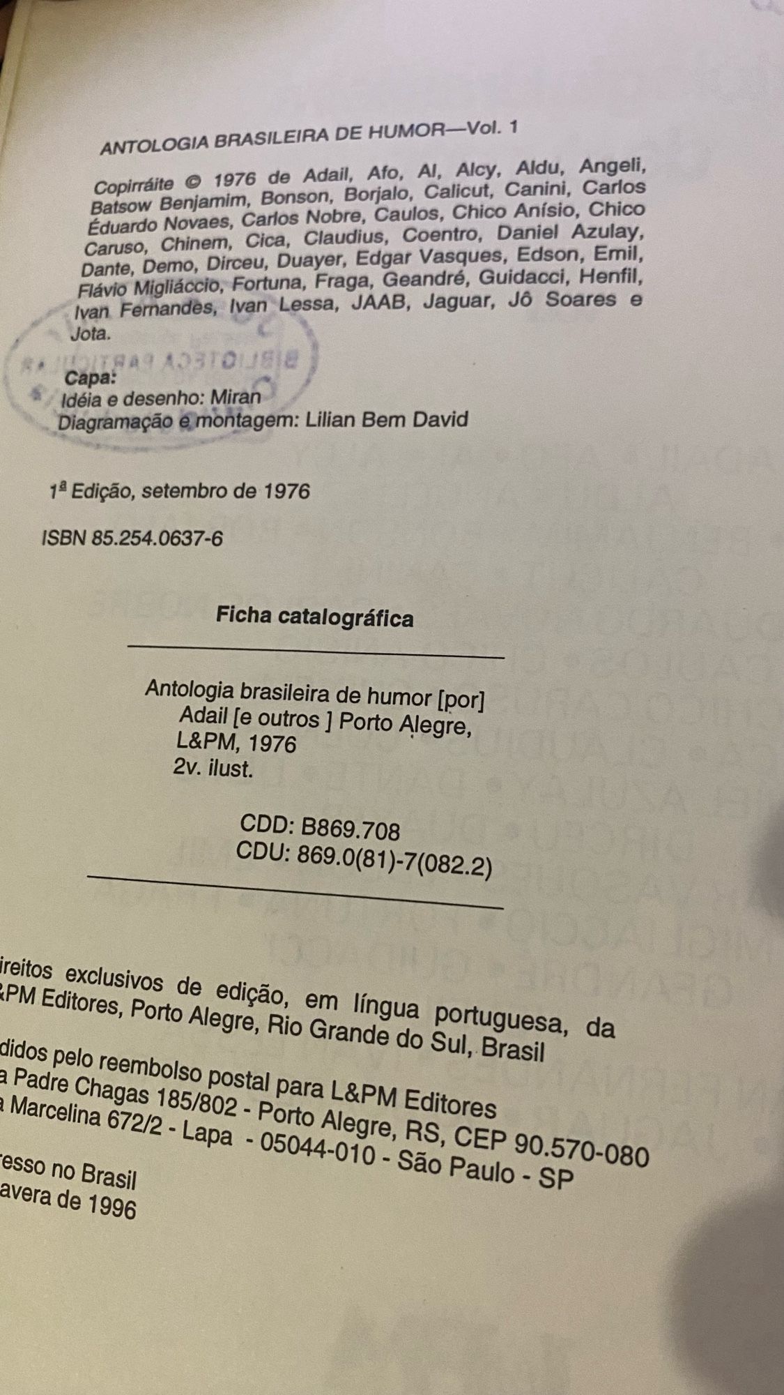 Página com as informações técnicas do livro, com seu número e ano de edição, autores etc