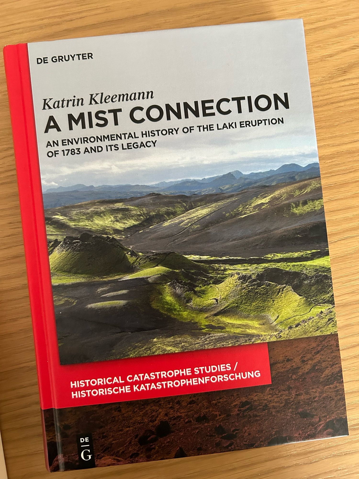 Book cover, Katrin Kleeman, A Mist Connection.