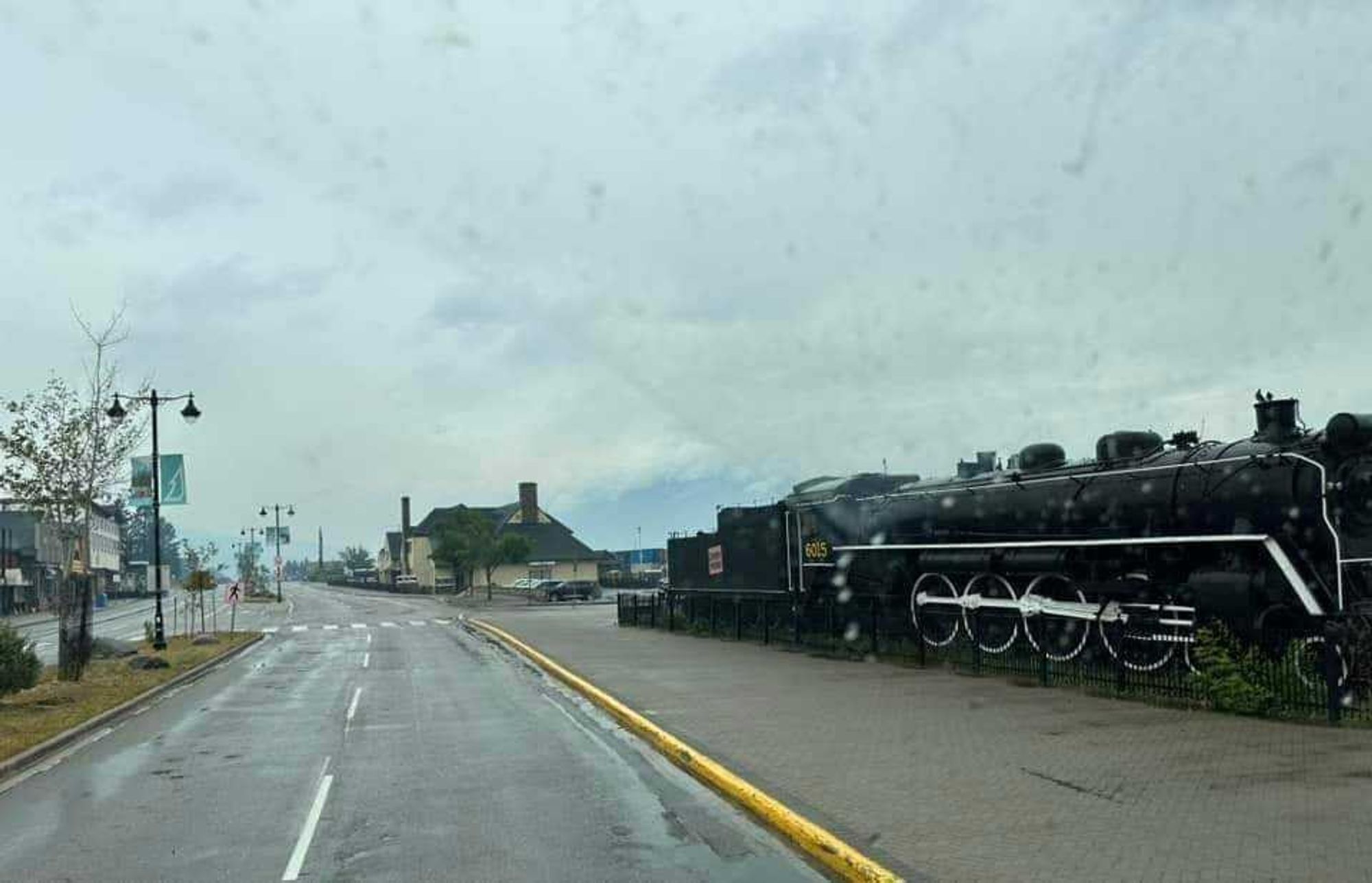 Photo showing Jasper train station as being intact after the fire in town