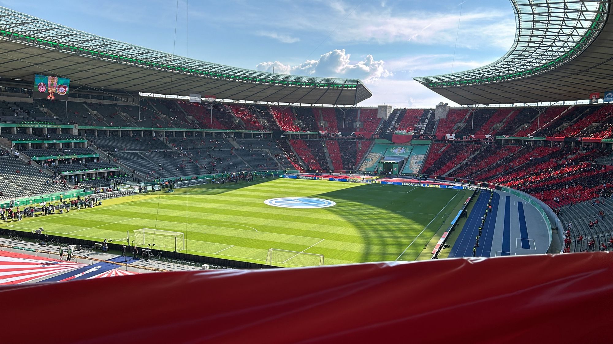 Ein Blick ins noch recht leere Olympiastadion beim Pokalfinale