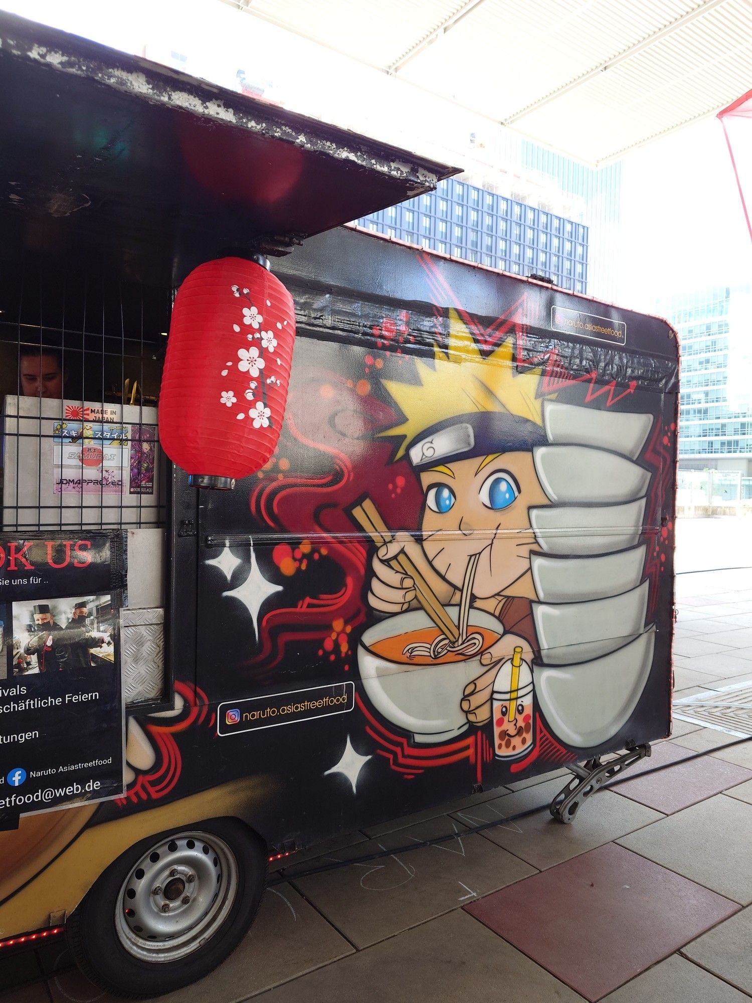 Ramen food truck with Naruto painted on the side