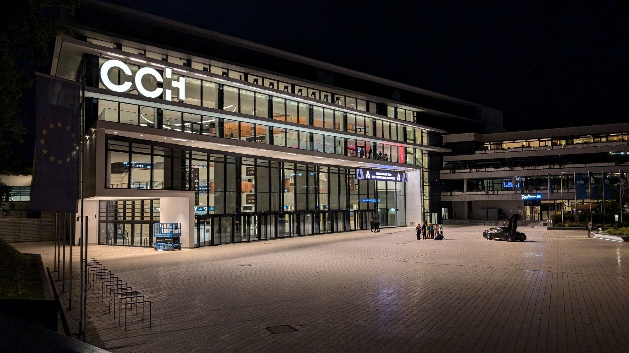 The CCH Convention Center in Hamburg with a few furries in front of it, two days before Eurofurence.