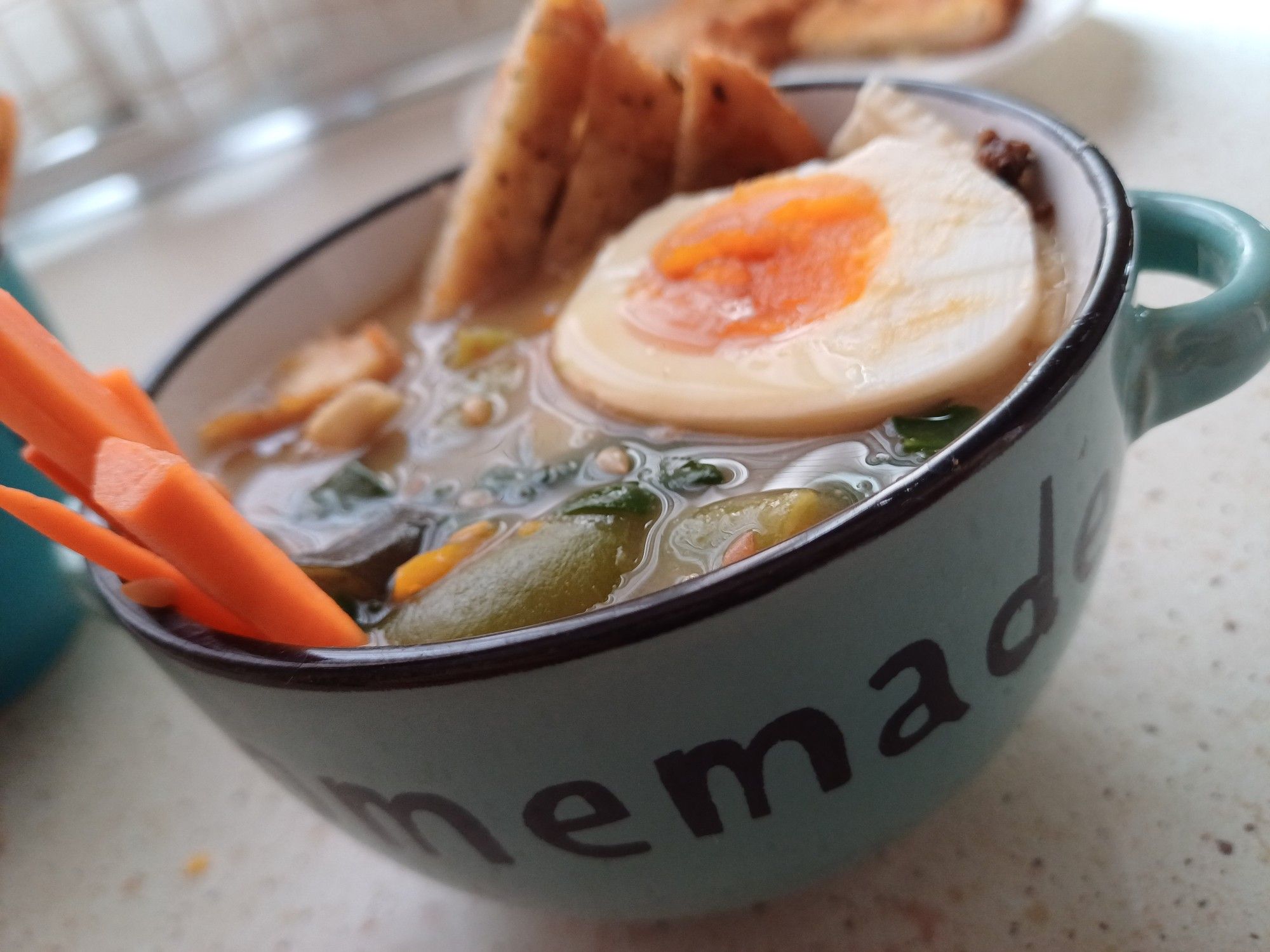 Ramen en una taza