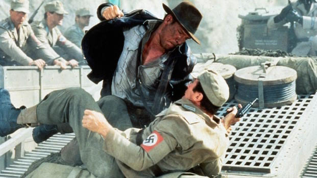 Indiana Jones ht einem Nazi in die Fresse