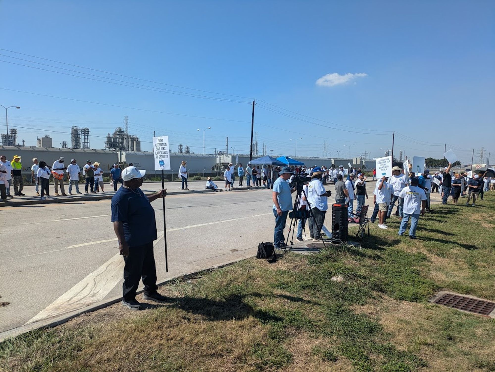 ILA picket line on Port Road, Houston