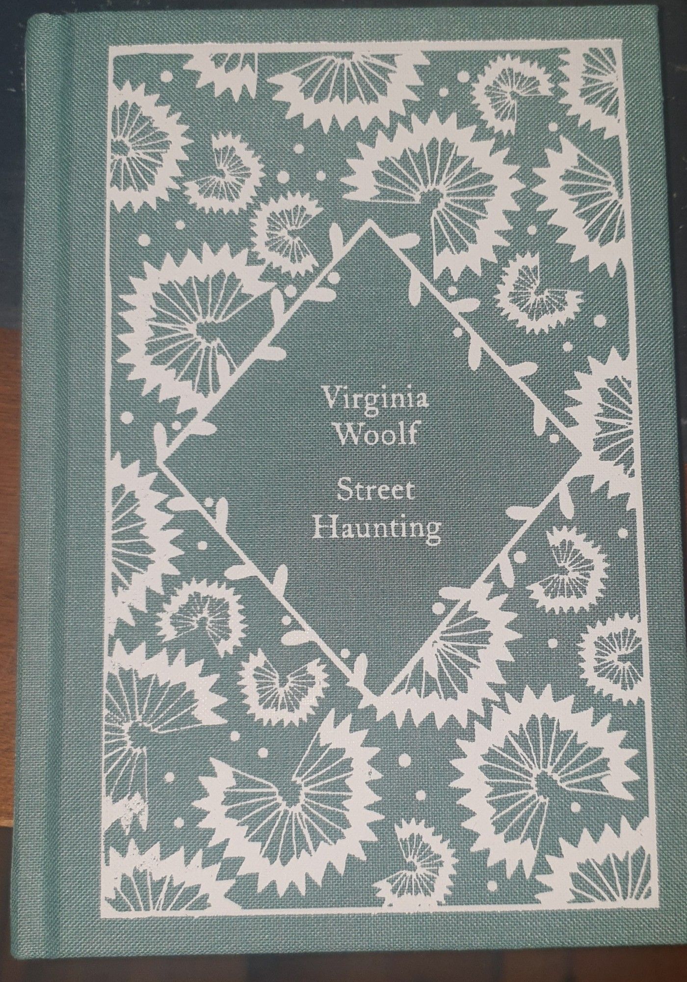 Book: Virginia Woolf, Street Haunting