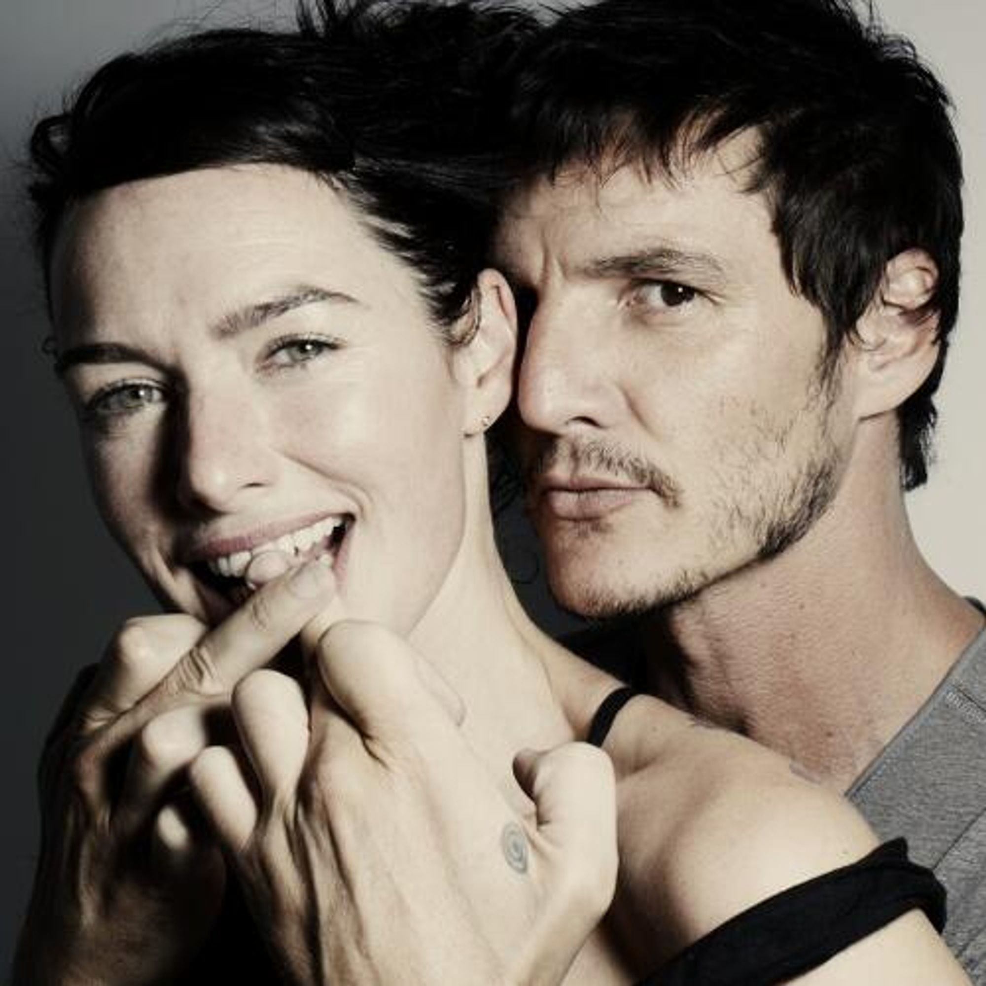 Photo of Lena Headey and Pedro Pascal being sexy as fuck.