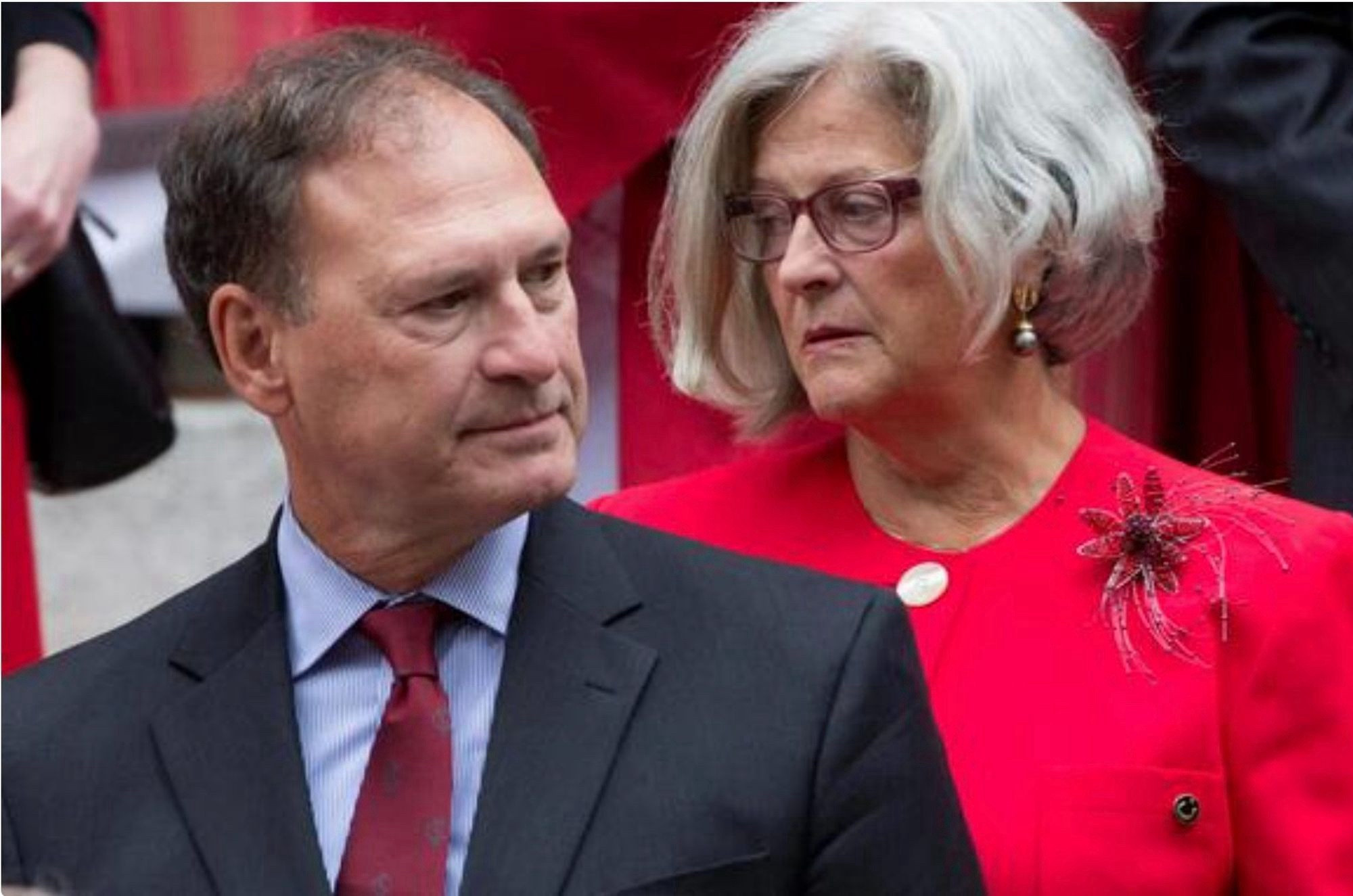 A picture of Sam and Martha Alito. Martha’s hair has clear evidence of hair damage.