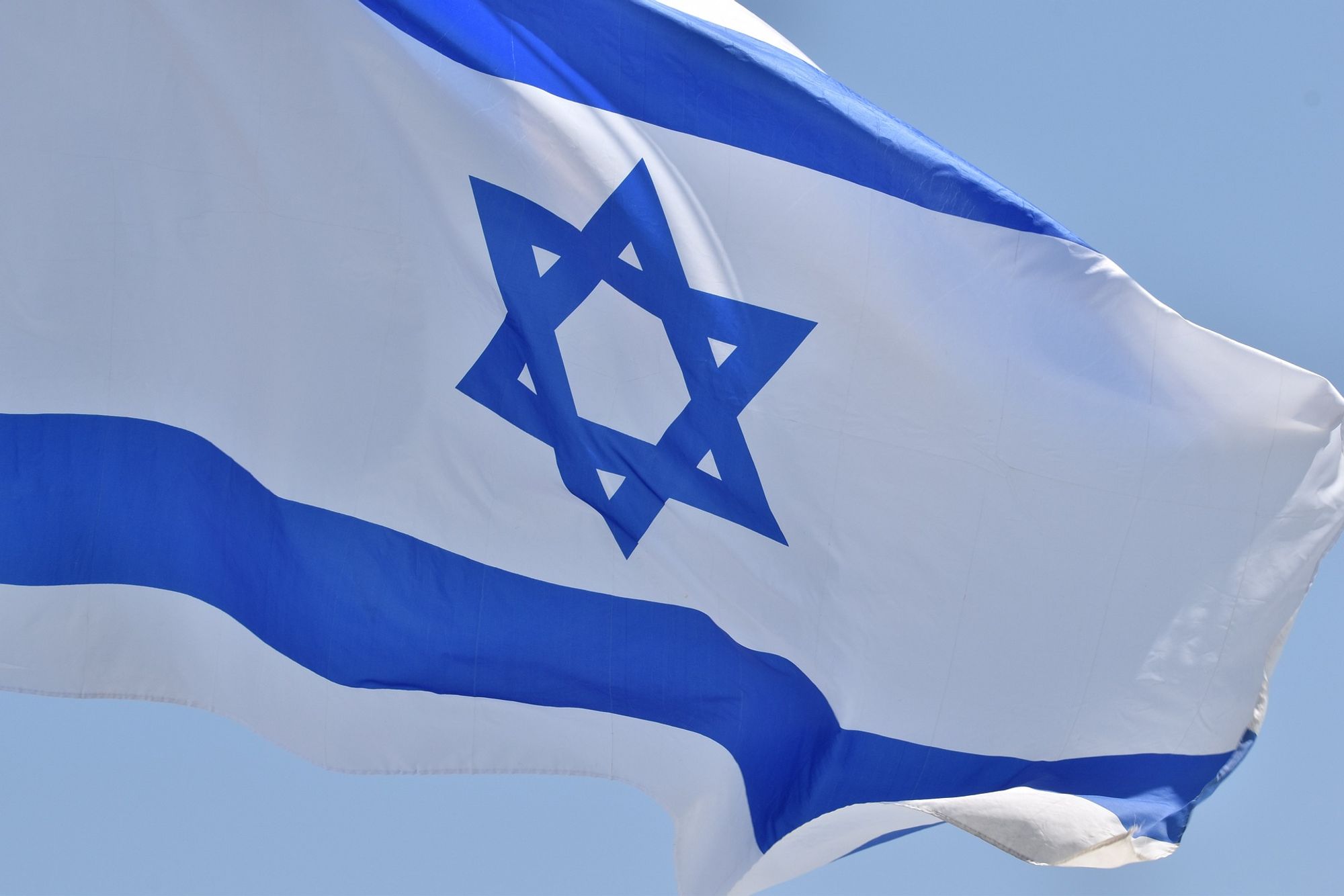 Israels Flagge im Wind