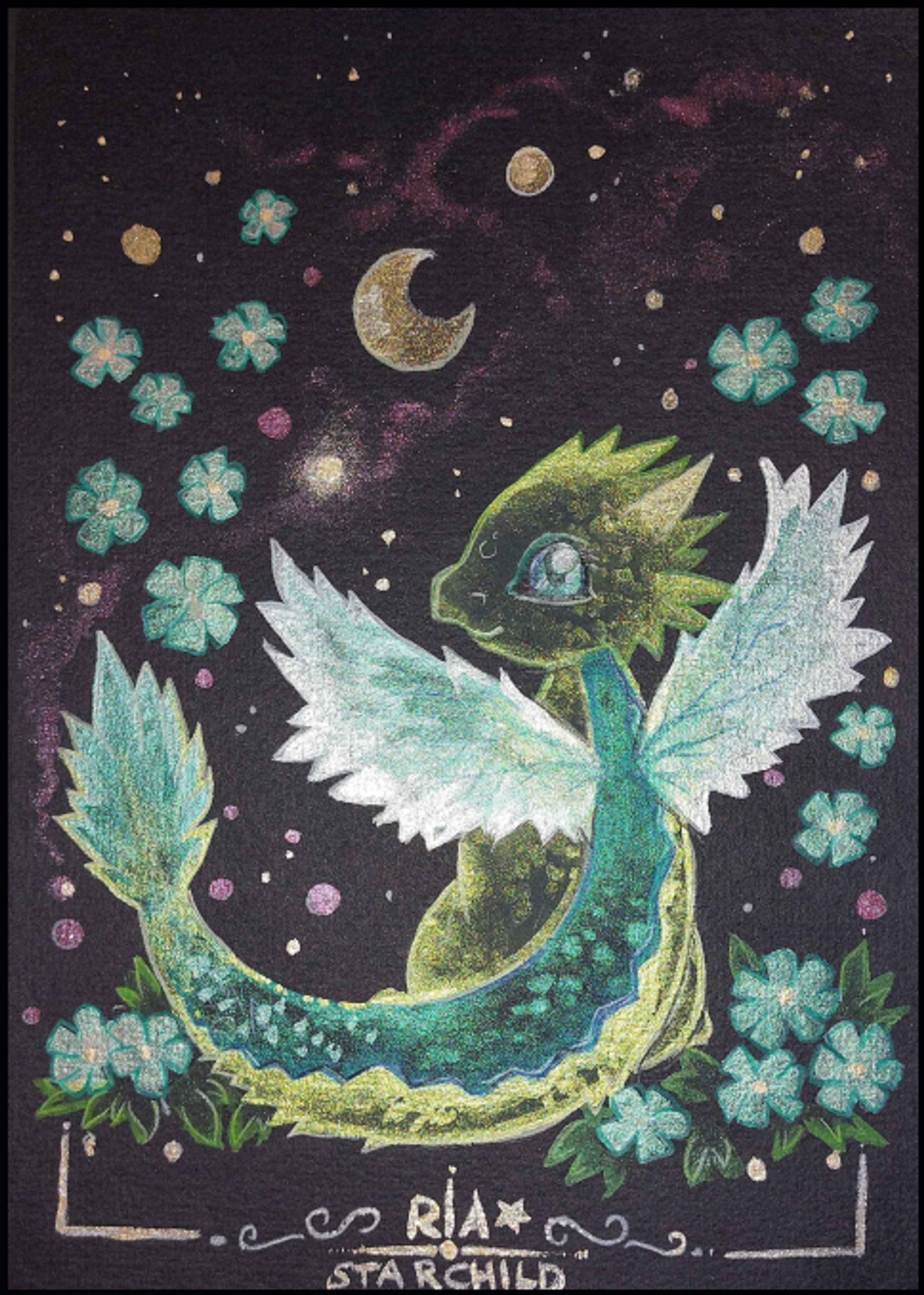 Kleiner Drache mit Aquarellfarben und Coralschimmeraquarell.