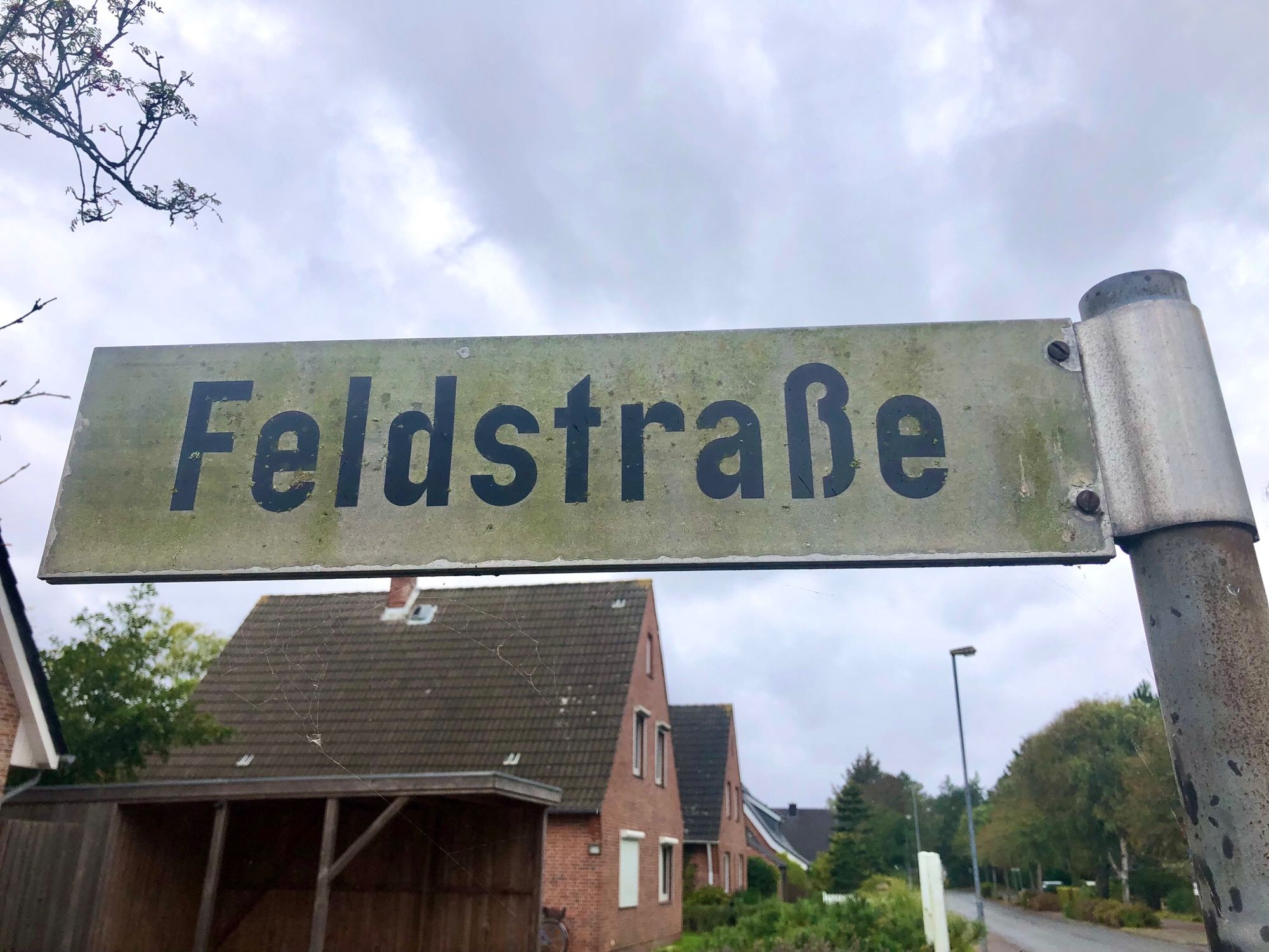 Straßenschild „Feldstraße“