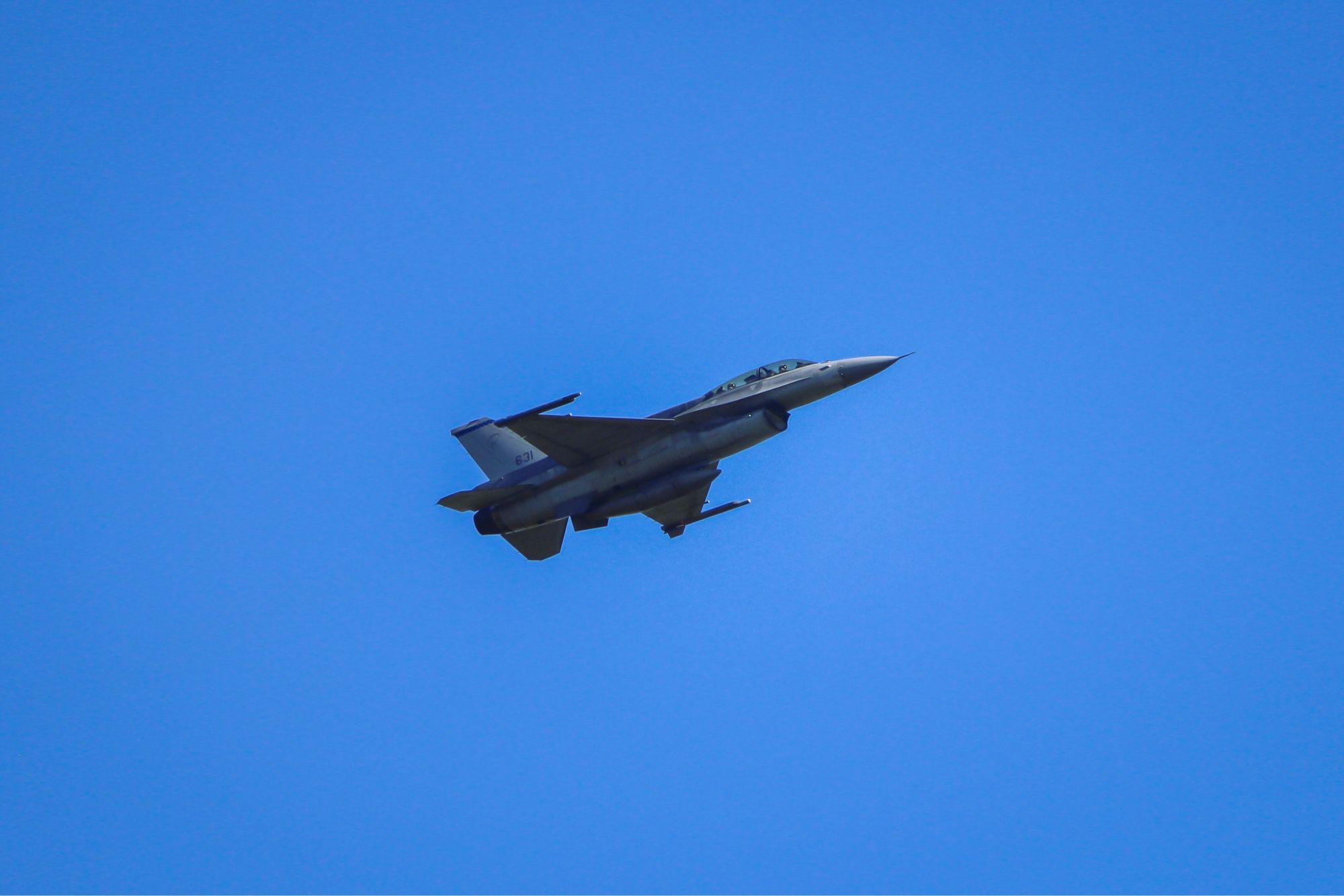 RSAF F-16D Fighting Falcon taking off runway 36R
Tail Number 631