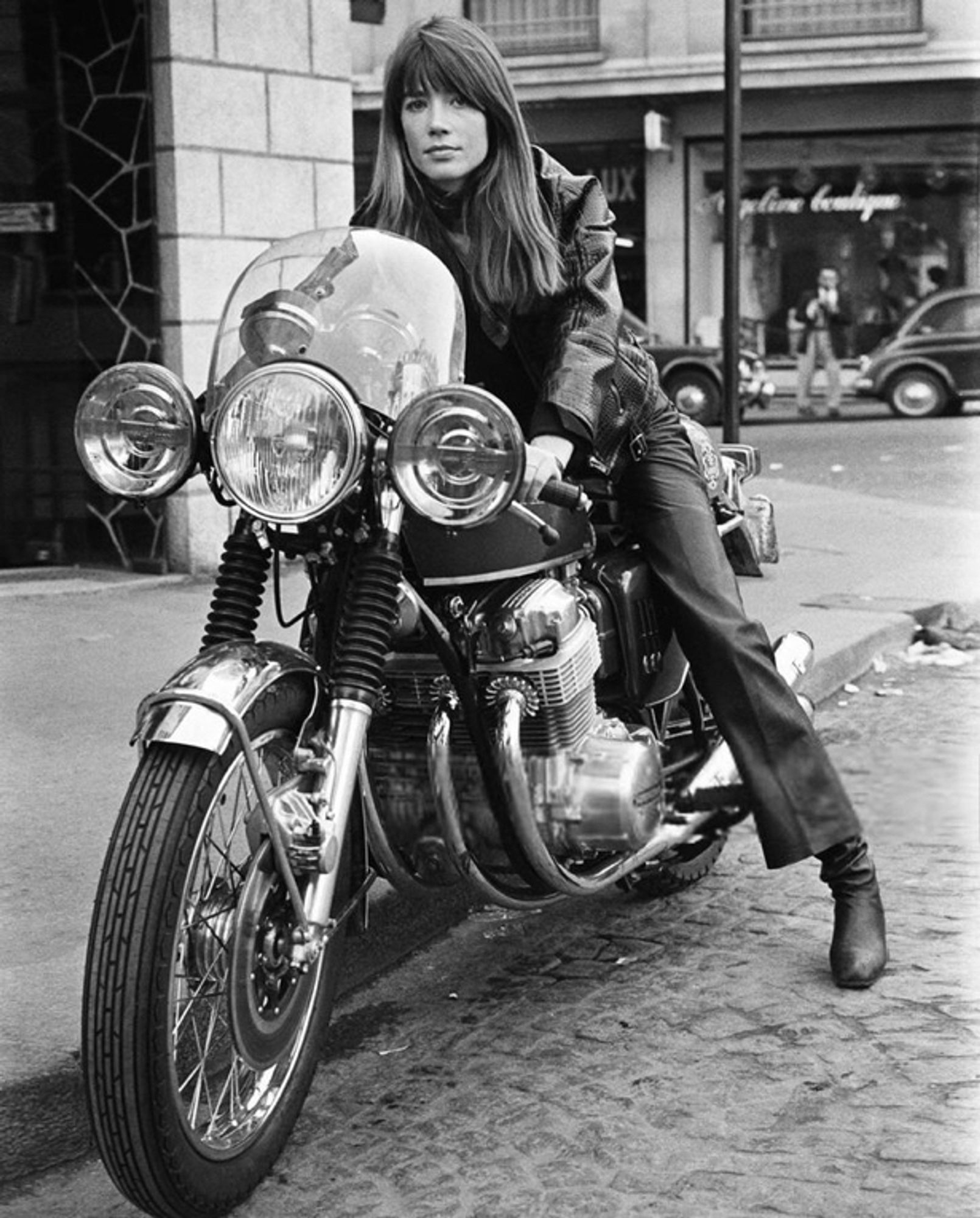 Françoise Hardy sur une moto