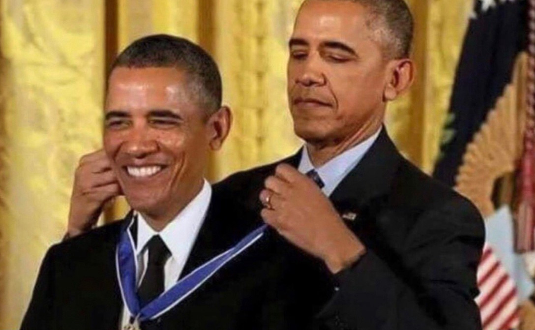 The Obama giving himself a medal meme