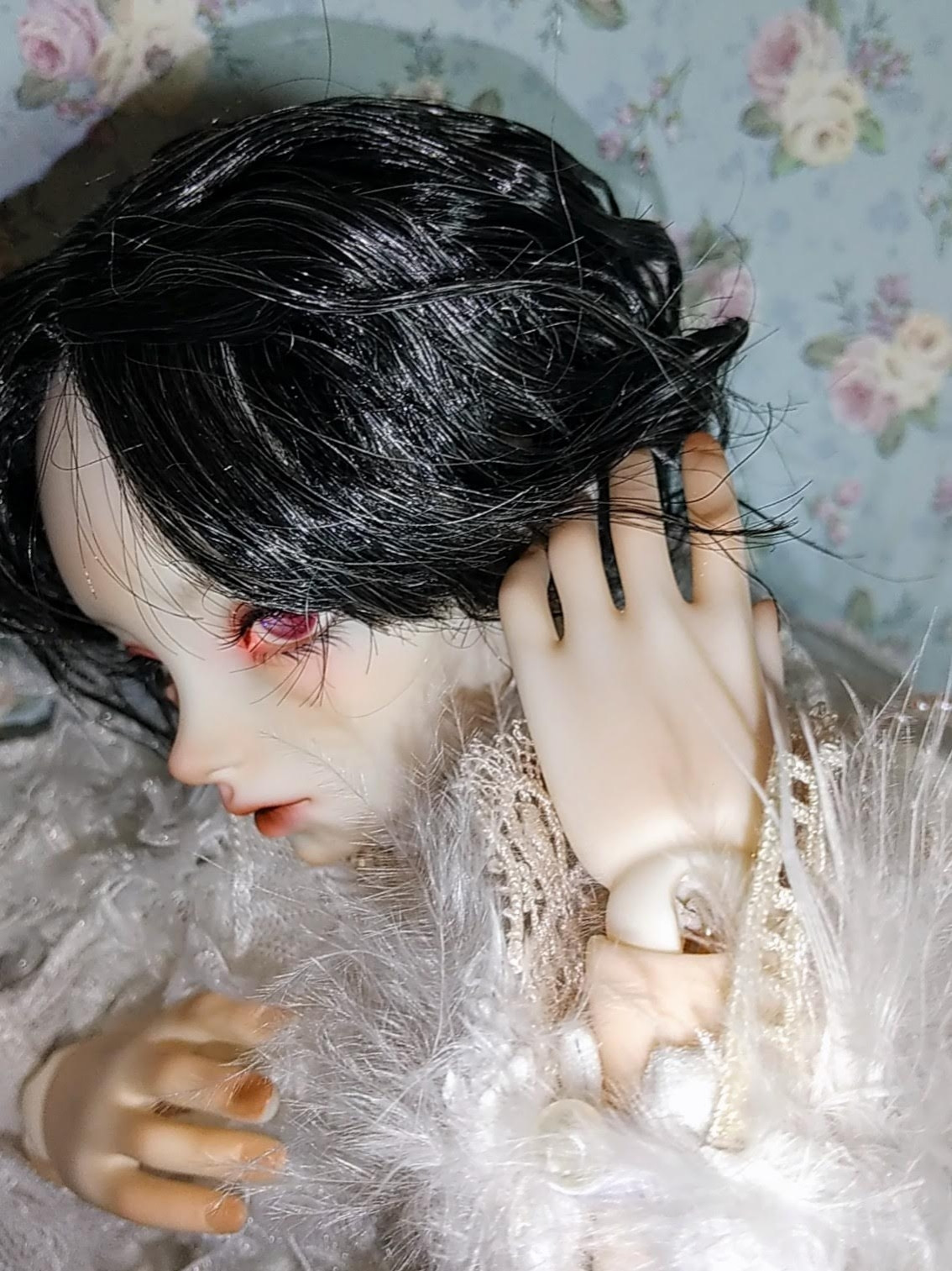 Gem of doll Wall 白鴉　うちでは曙に達すると書いて「曙达(シューダ)」
名付けの仕方が一番お気に入り。
黒髪に三白眼気味の赤い目。