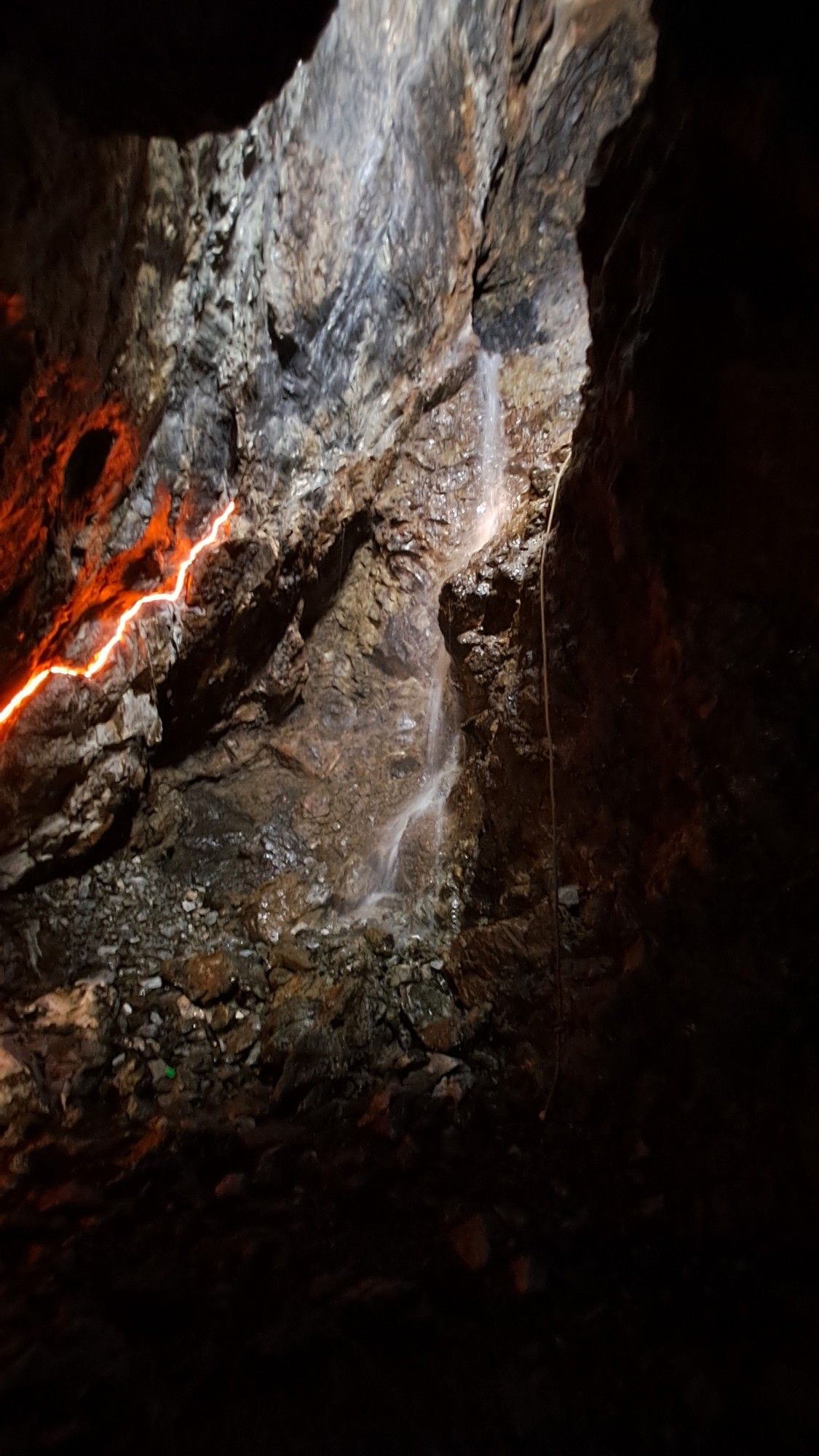 Une cascade sous terre