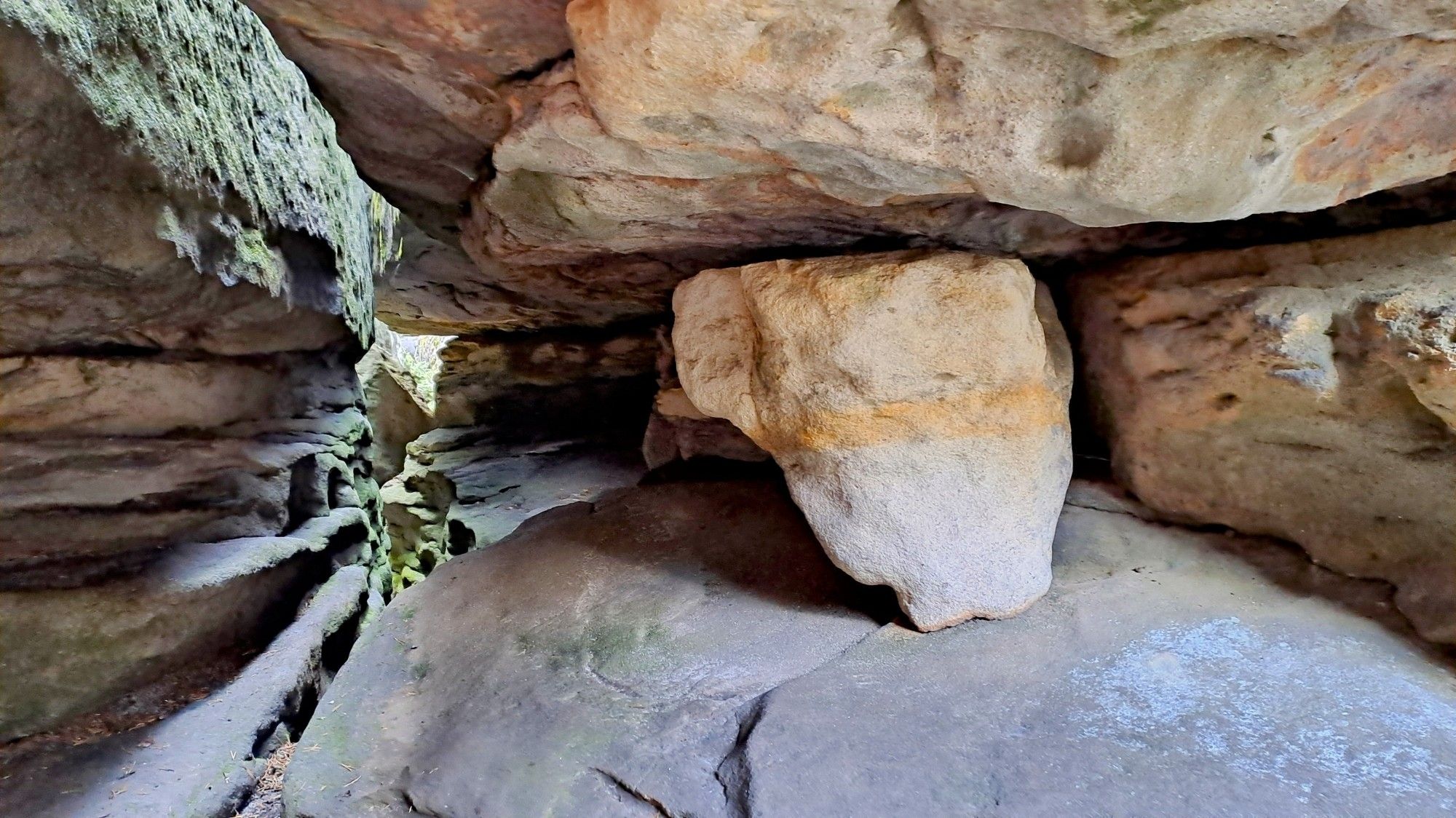 Des rochers à l'équilibre improbable