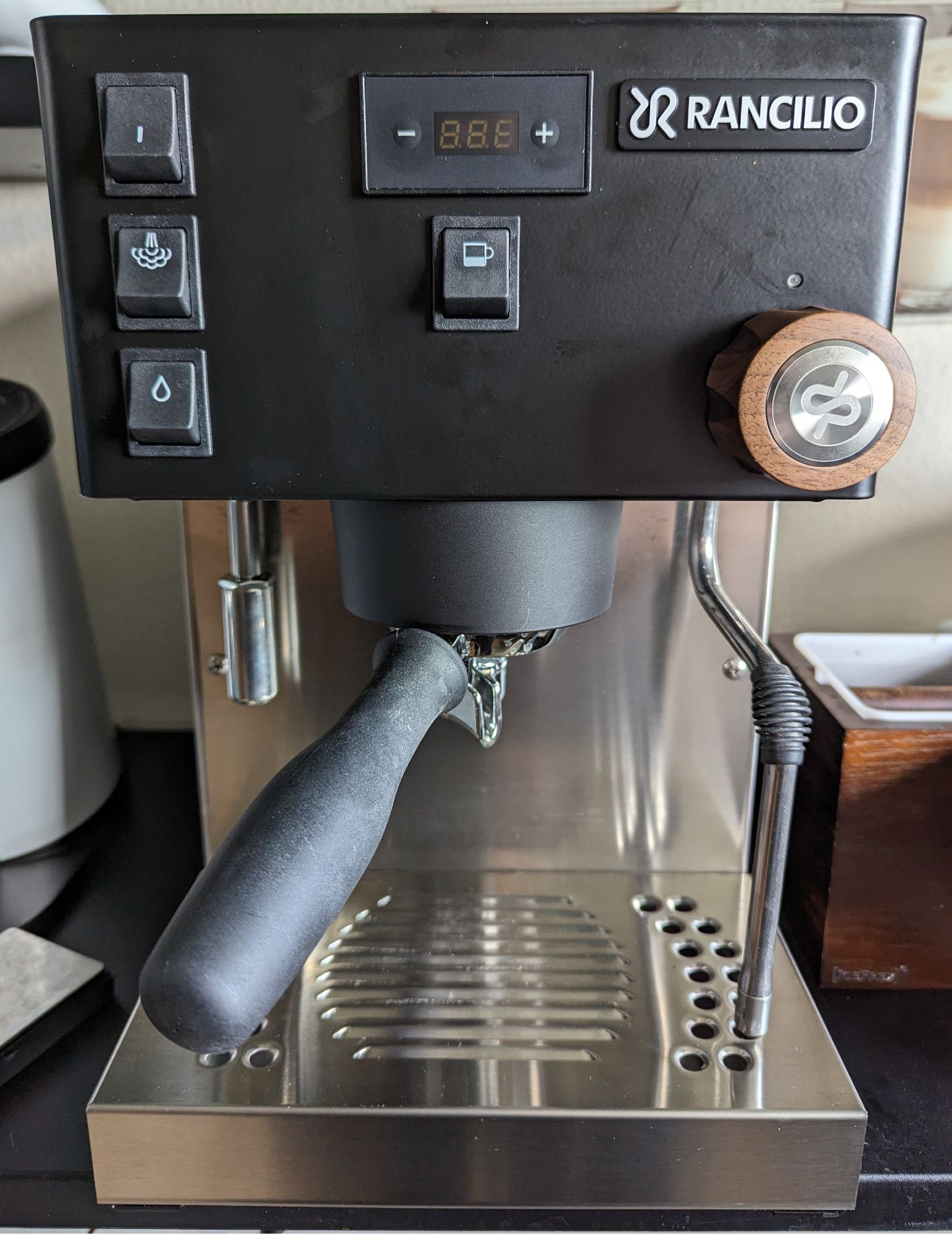 The wood steam knob with a metal RAncilio Logo, on my Rancilio SIlvia Pro X