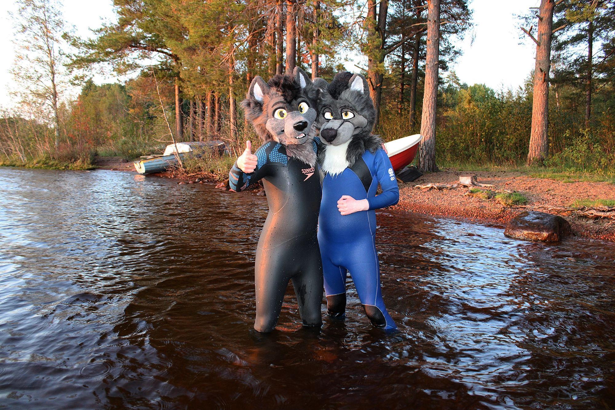 2 Szurky in wetsuit