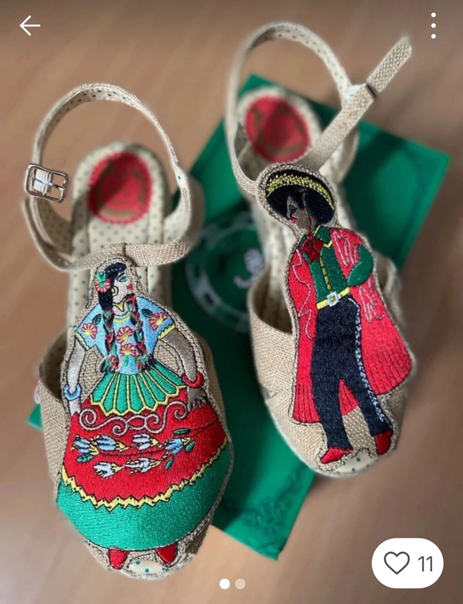 Sandals shaped like Mexican dancers