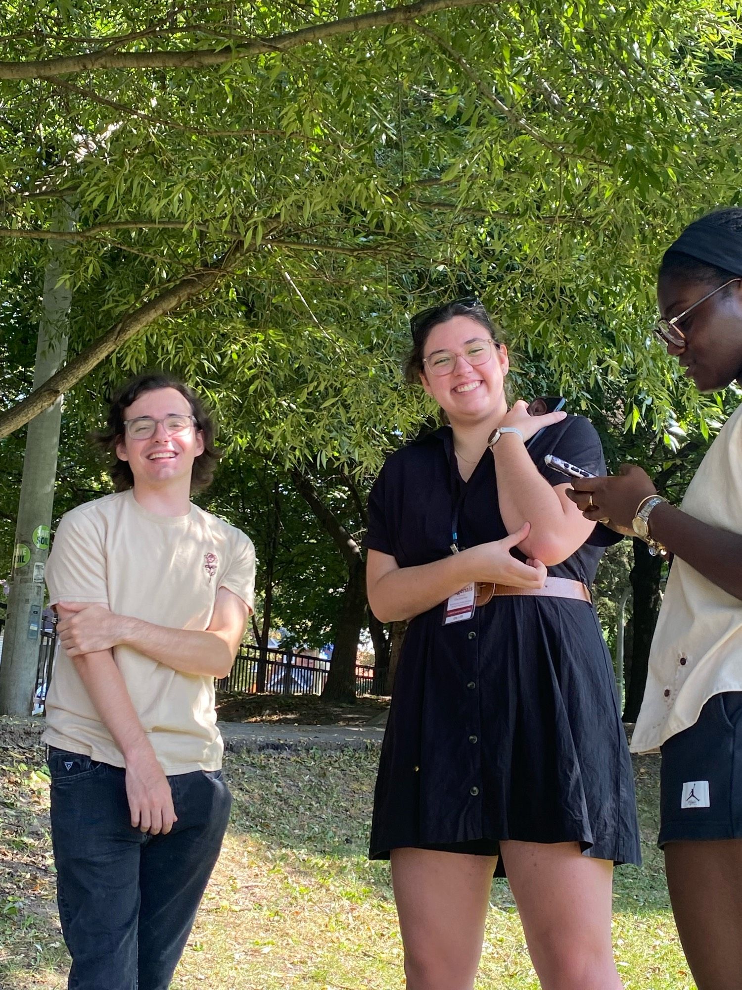 Jémémie, Rose et Katanan dans le parc | Jérémie, Rose & Katanan in the Park