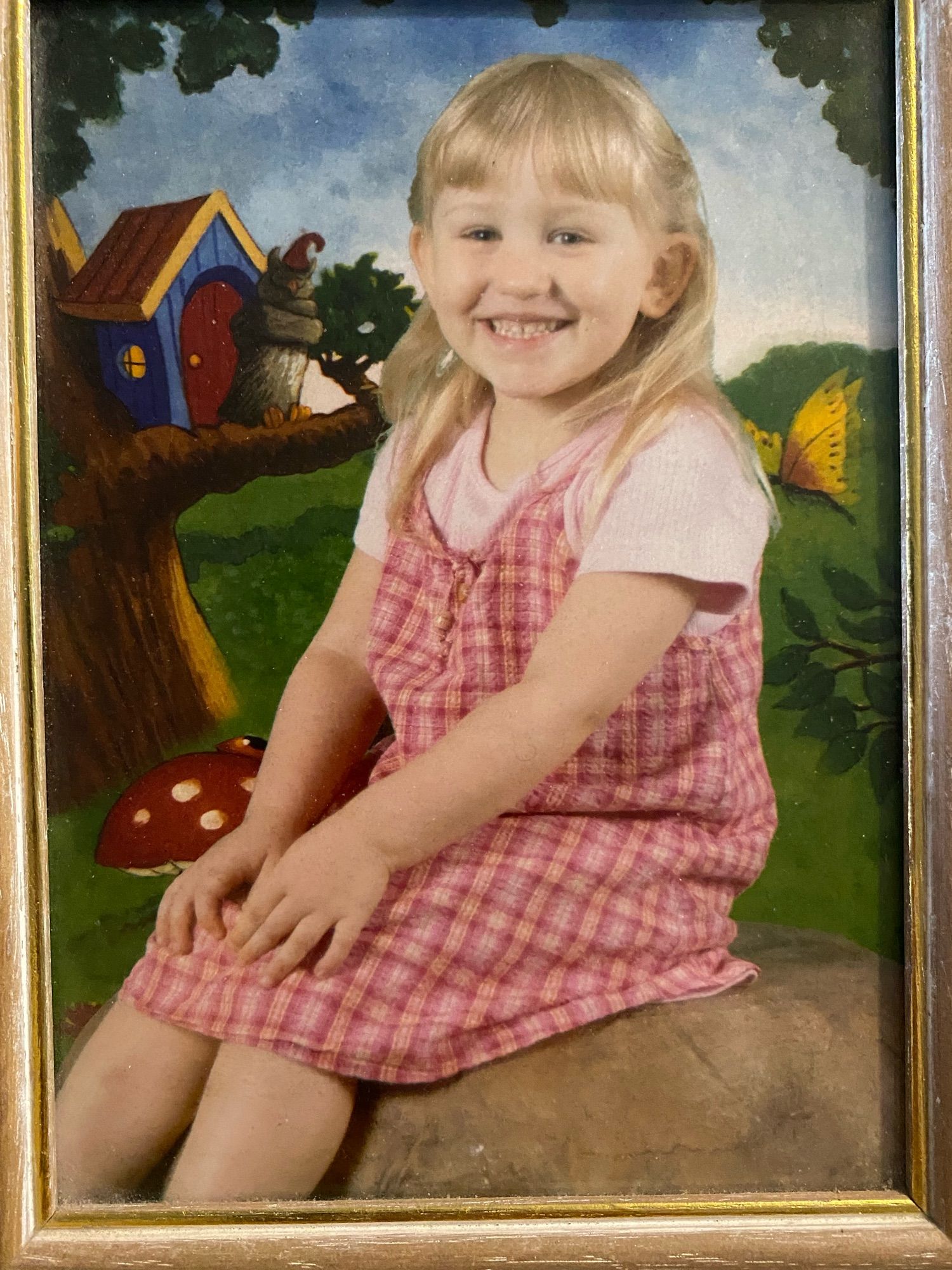 Une photo de Marie-Ange quand elle était en pré-maternelle | A photo of Marie-Ange when she was in pre-K