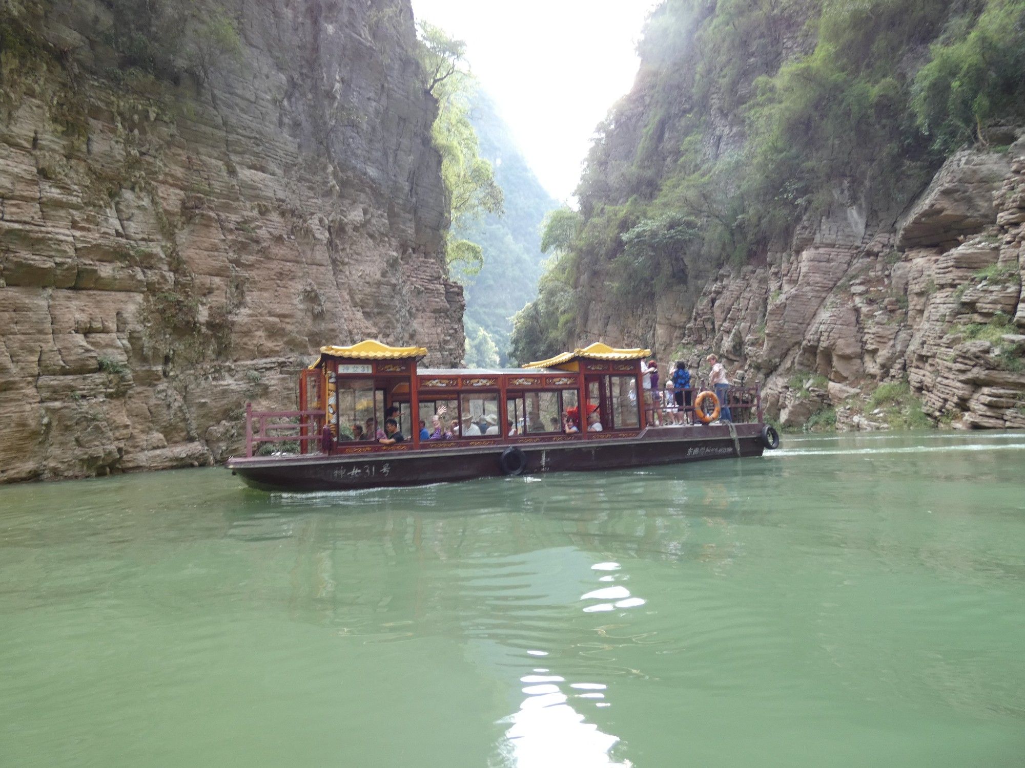 Three Gorges, only small boats can navigate