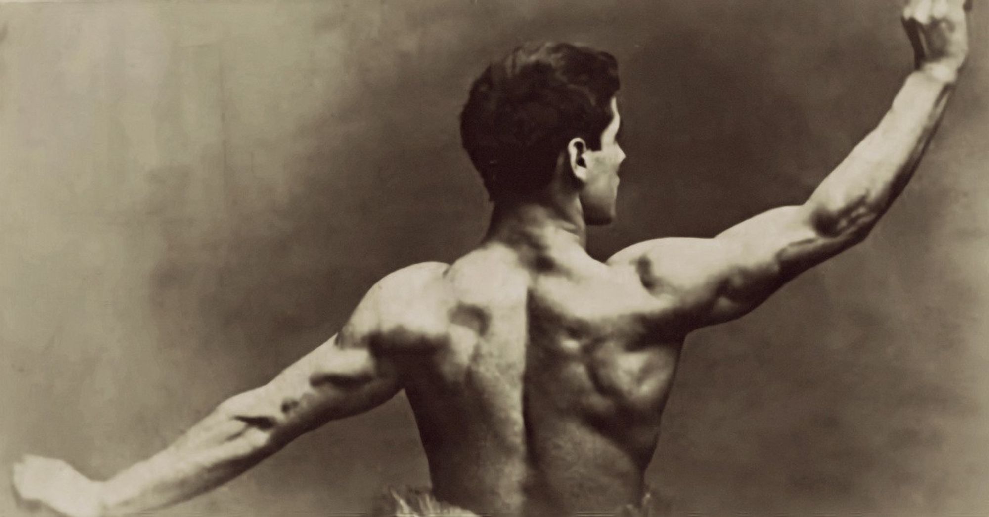 A photo of William Hope Hodgson. He's super ripped.