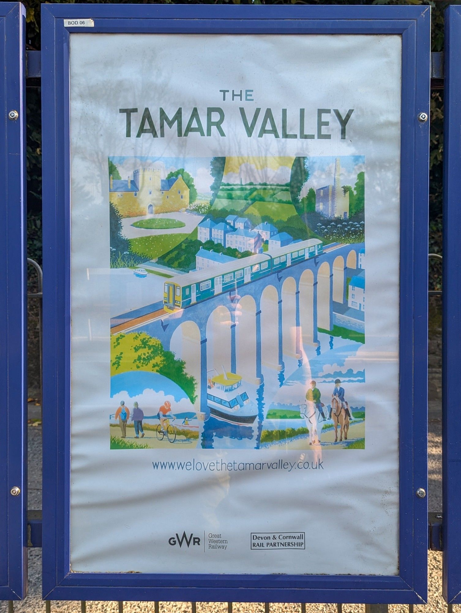 GWR poster: «The Tamar Valley». Drawing of a class 150 crossing a viaduct