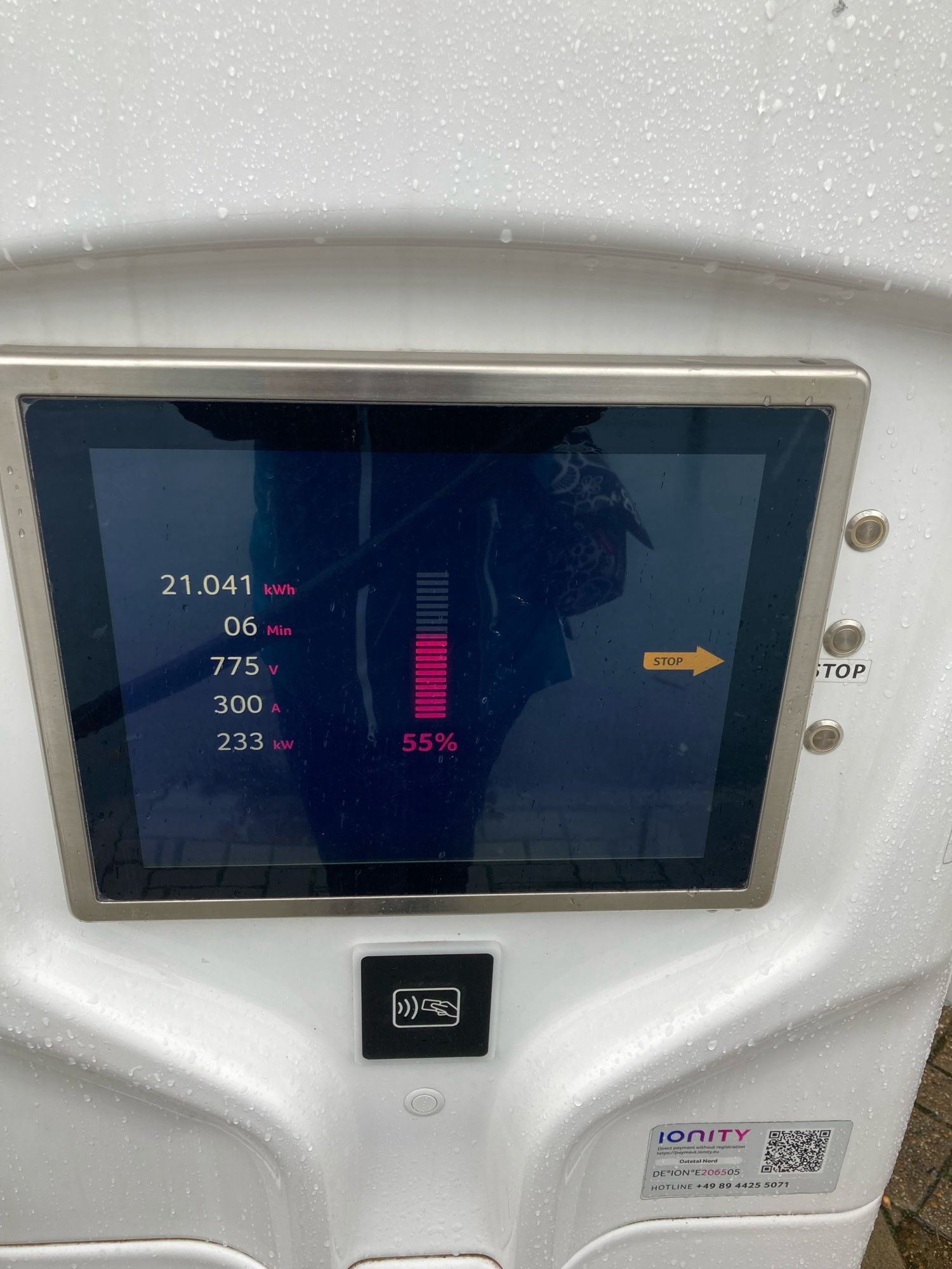 Anzeige einer E-Ladesäule

21,041 kWh
6 min
775 v
330 A
233 kw

Balken mit Anzeige 55%