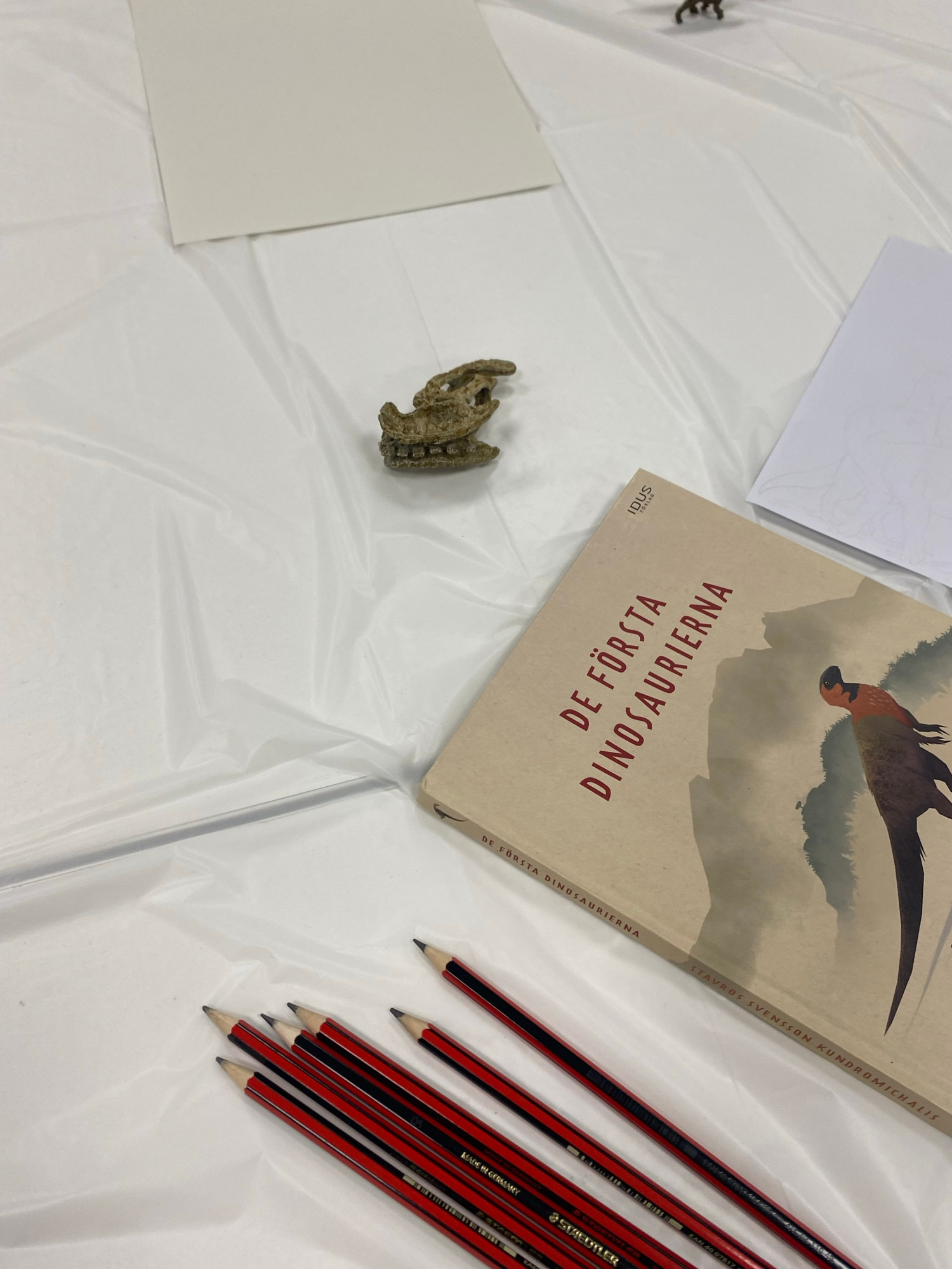 Inspiring pieces and prompts for the art room 