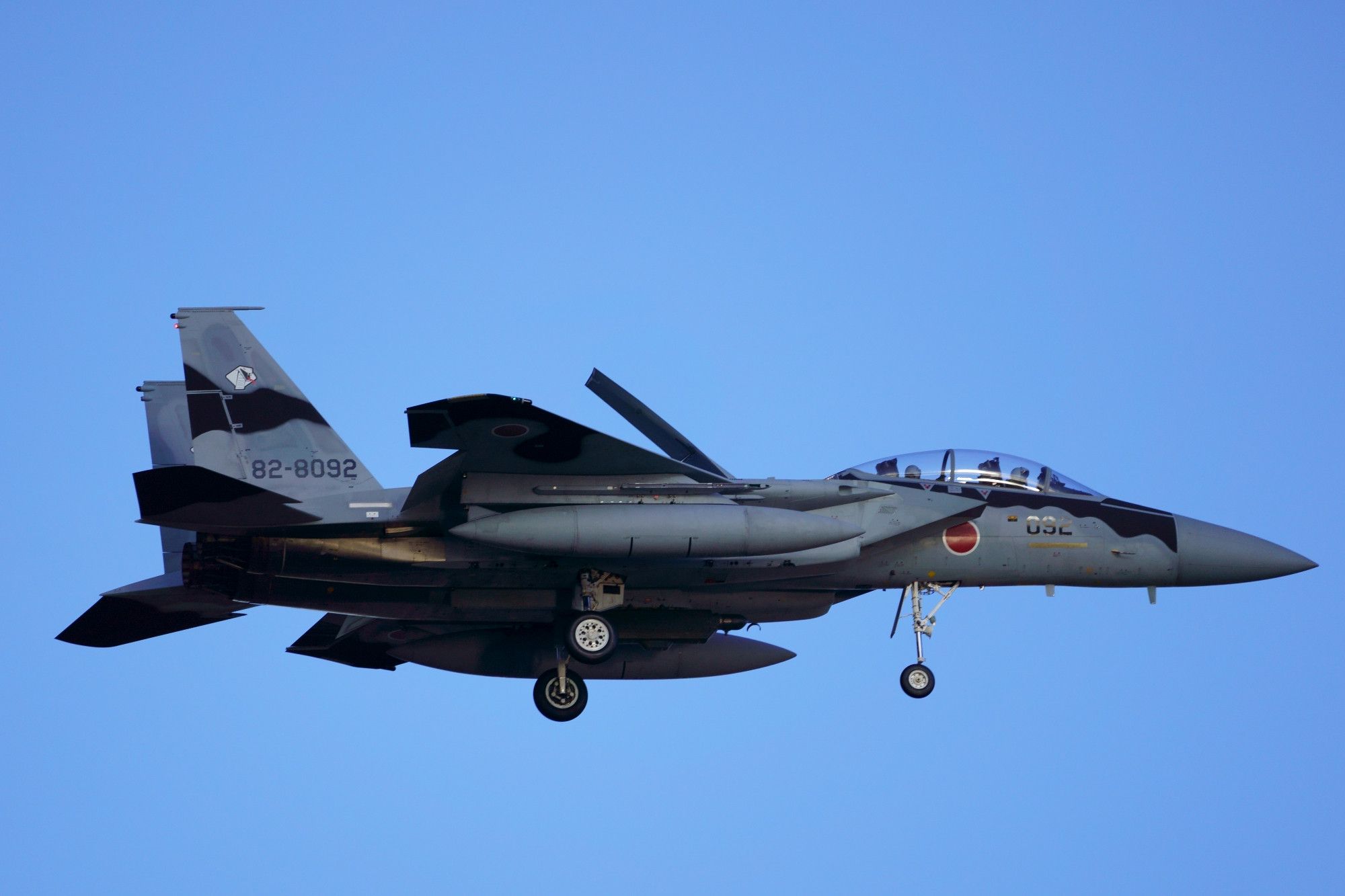 JASDF Tactical Fighter Training Group F-15DJ “KUROBUCHI” 82-8092 at Chitose Air Base / RJCJ