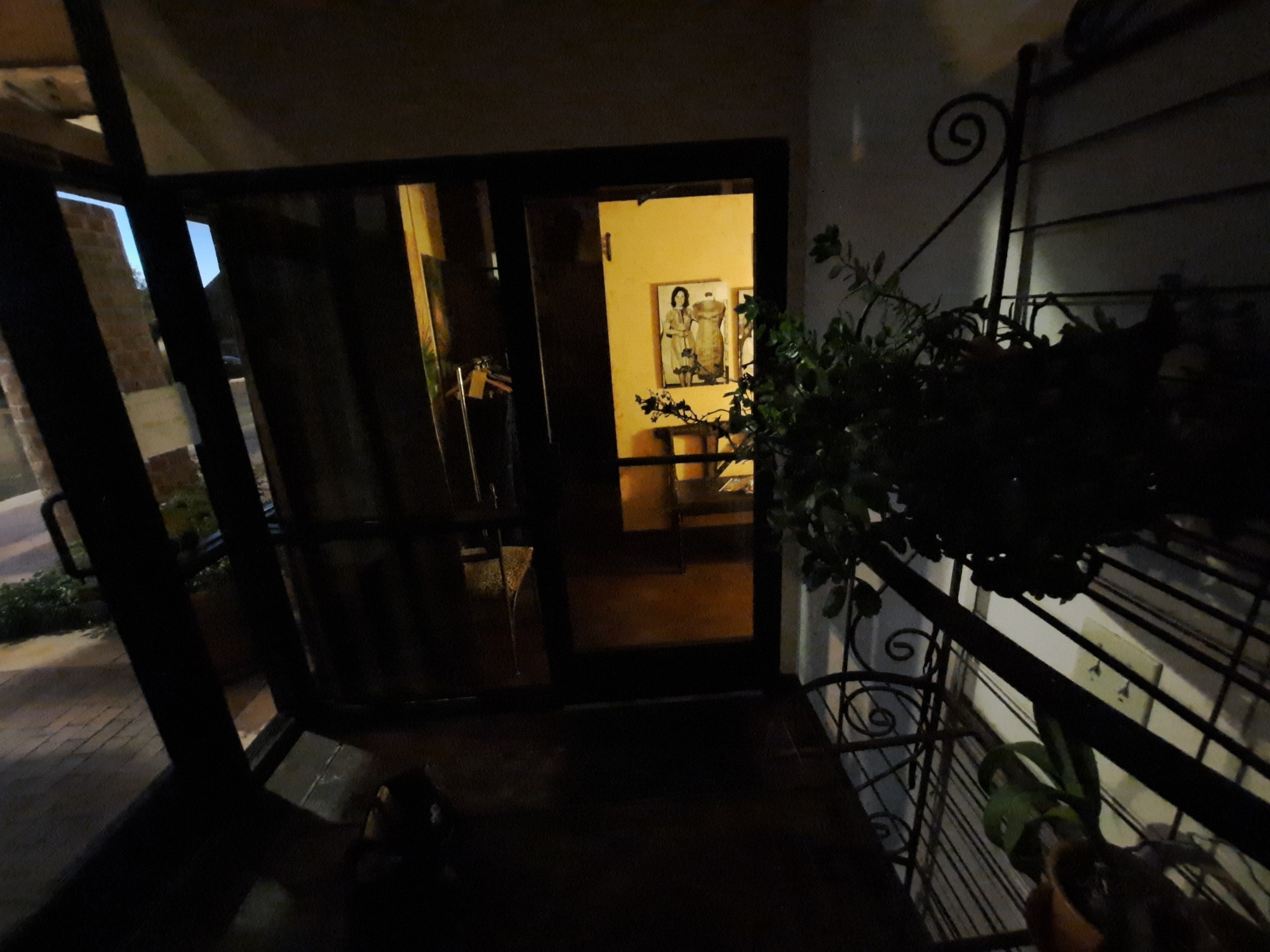 Goodnight, neighbor!