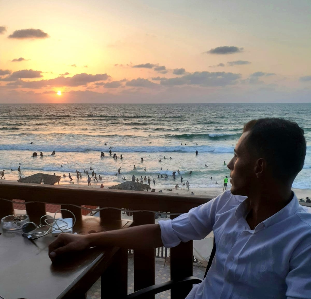 A look of disappointment and frustration in front of the sea.🙏🏻💔