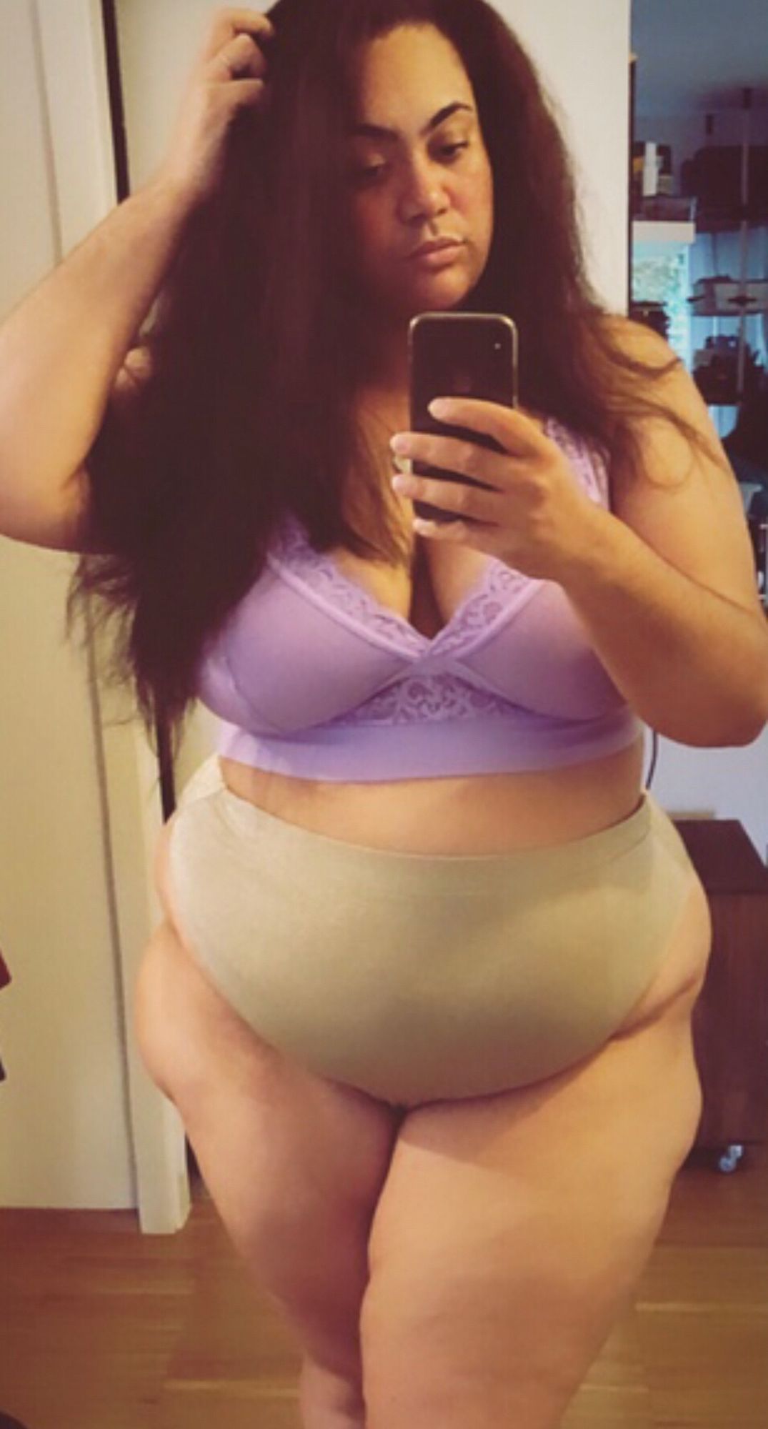 Me in high waisted gold panties and a lilac bralette.