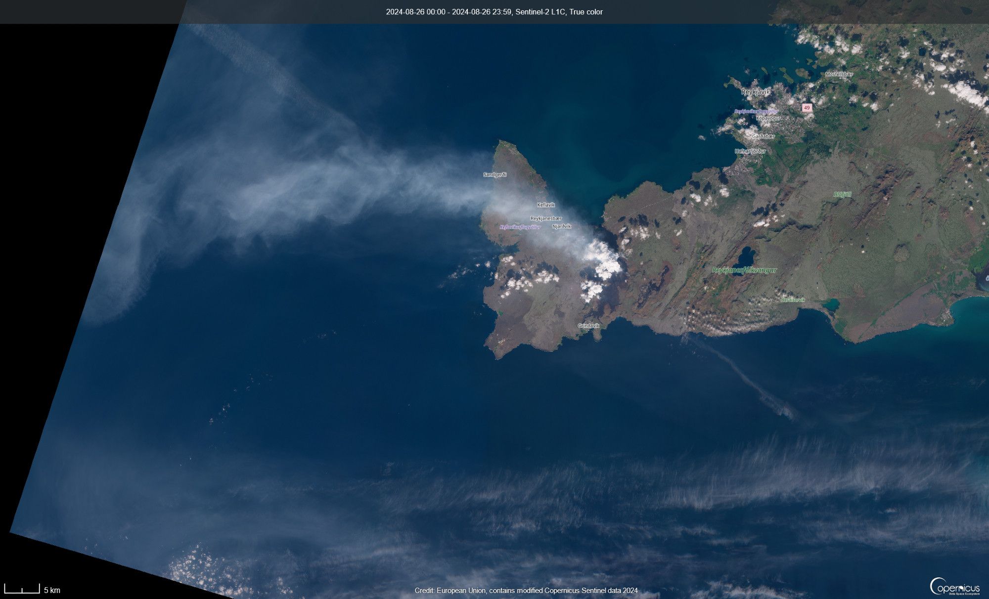 Satellite image of Reykjanes, Iceland shwoing the extend of the volcanic gas plume driftign towards the west.