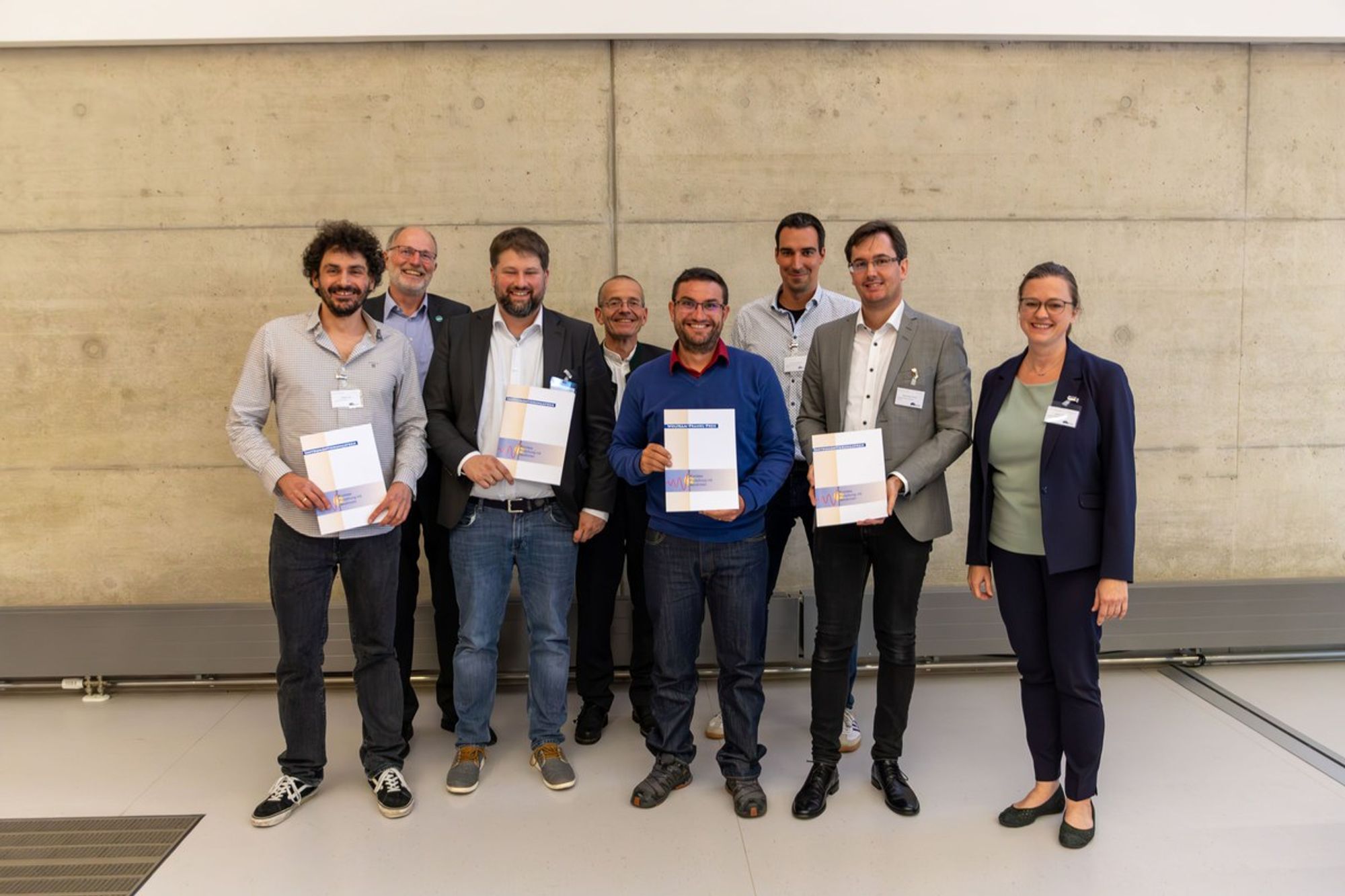 KFN awarded Dr. Leonardo Chiappisi for his work on polymer-based soft matter, and Dr. Paul Zakalek, Dr. Bruno Baumeister, and Dr. Christian Reiter for advancing neutron sources. Congratulation! 🥳