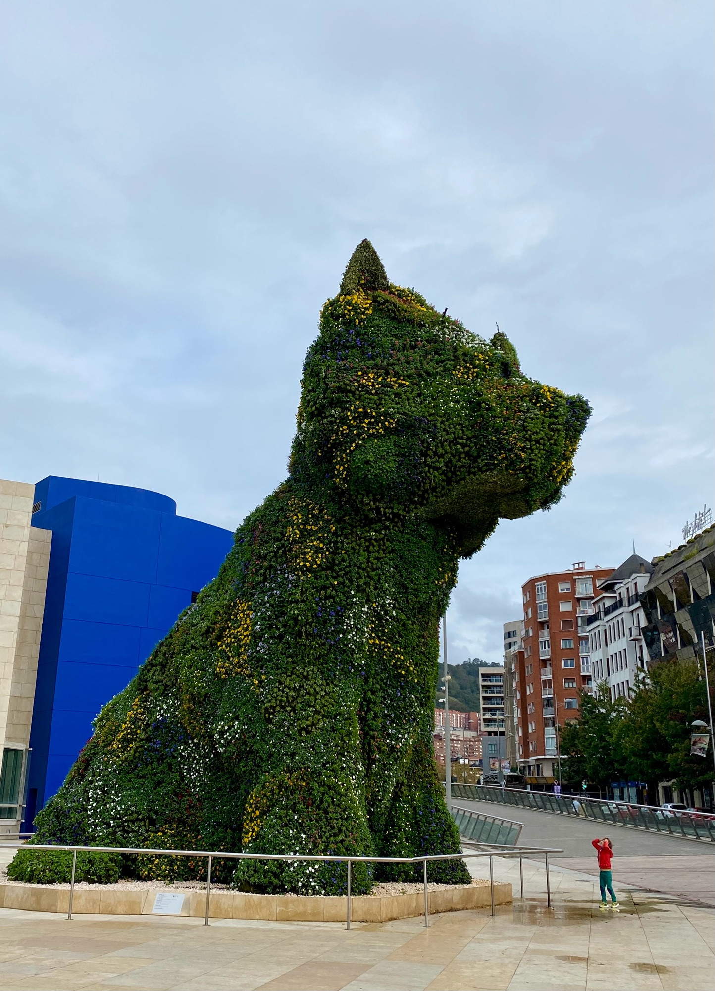 The Puppy floral sculpture by the Guggenheim Museum Bilbao