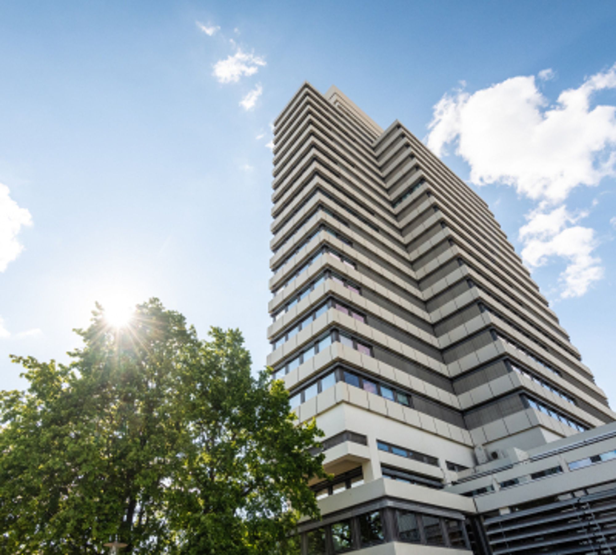 Kaiserslautern Mayor's Office, a 22 floor, 85 meter high concrete tower, shot upwards standing at the ground directly before the buiding