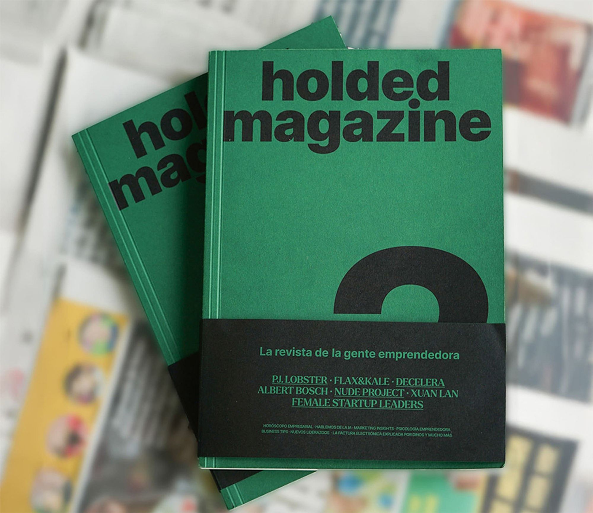 El número dos de la revista "Holded", que es básicamente la misma broma pero en serio.