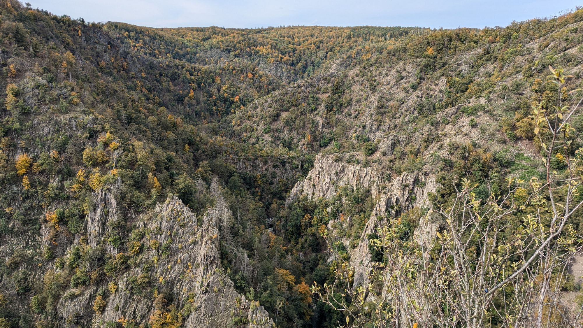 Blick in die bergige Landschaft