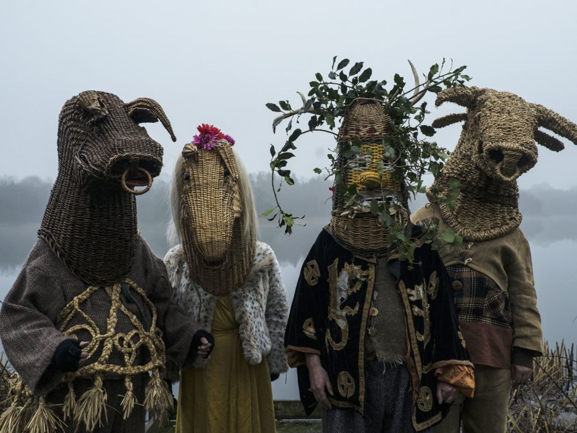 some really cool straw masks - horses and bulls and... some kind of plant monster?
https://blogs.loc.gov/folklife/2022/09/homegrown-plus-premiere-the-armagh-rhymers-music-and-rhyme-from-ireland/